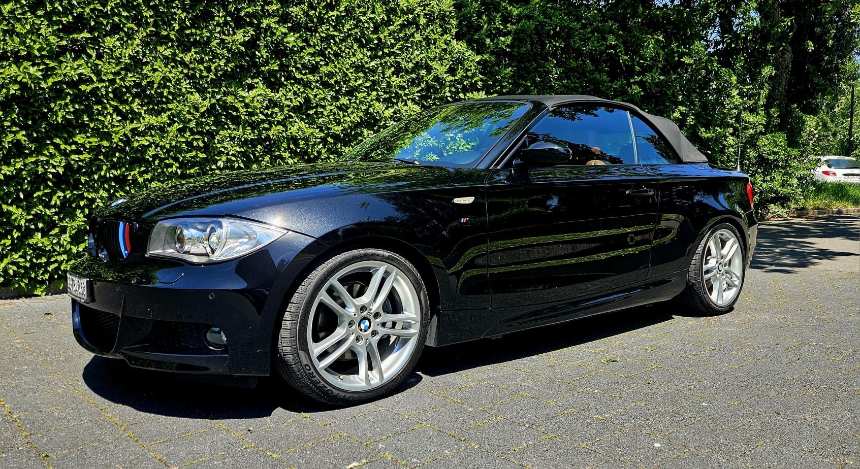 BMW 120i-image-16