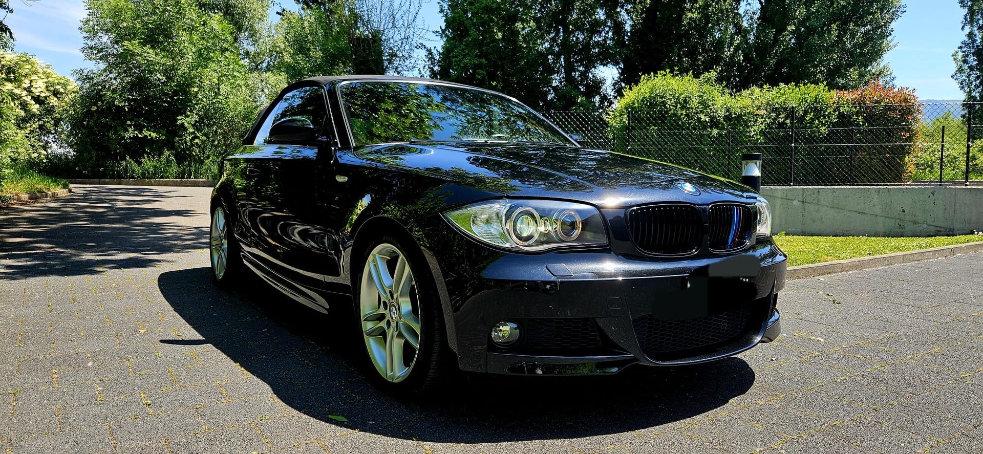BMW 120i-image-13