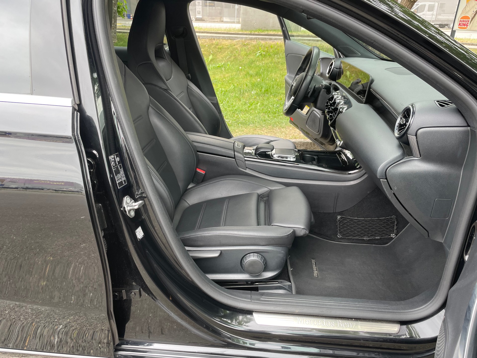 MERCEDES-BENZ A 180 Style 7G-DCT-image-8