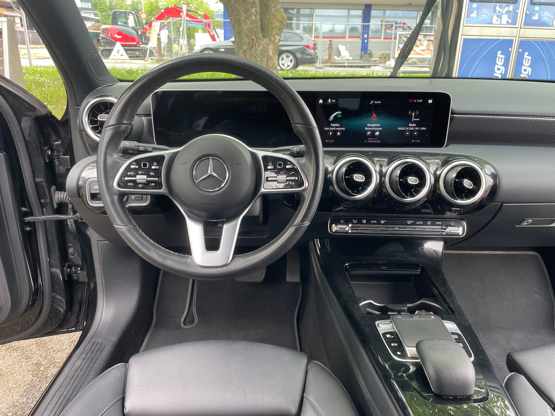 MERCEDES-BENZ A 180 Style 7G-DCT-image-6
