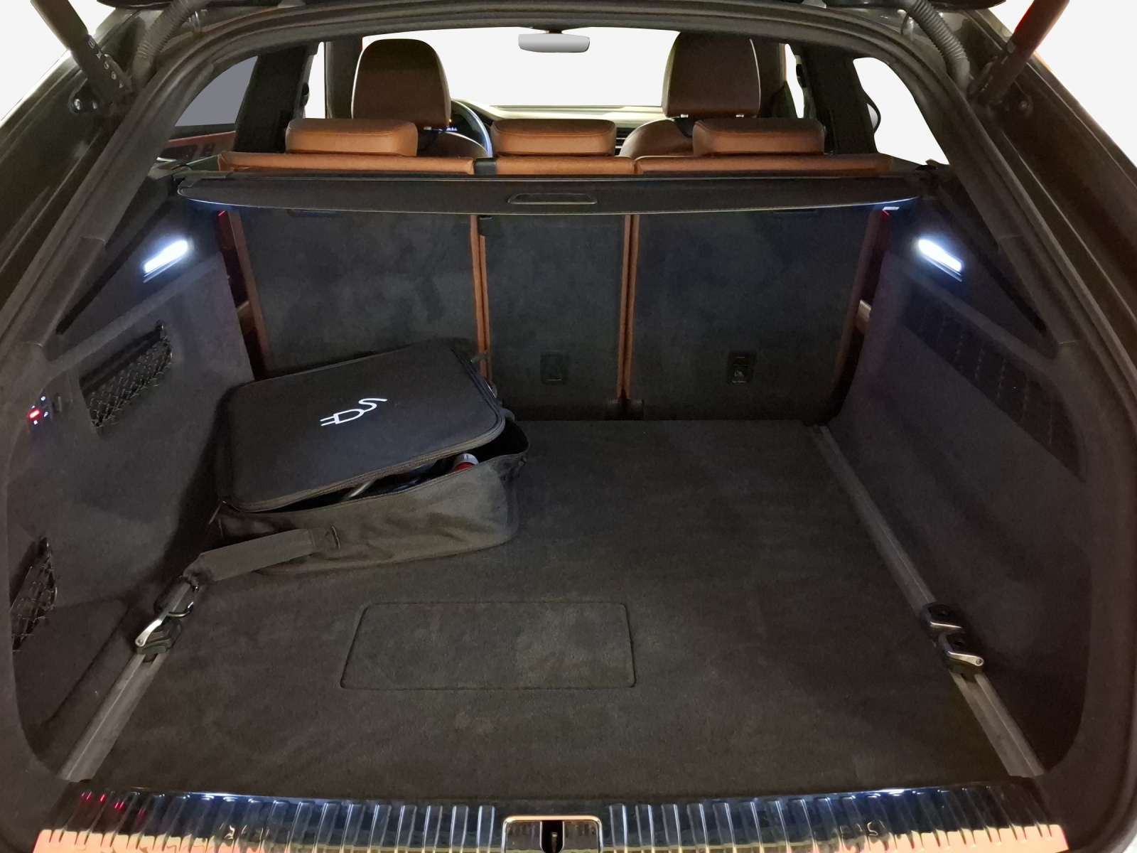 AUDI Q8 55 TFSI e Black Edition quattro PHEV tiptronic-image-12
