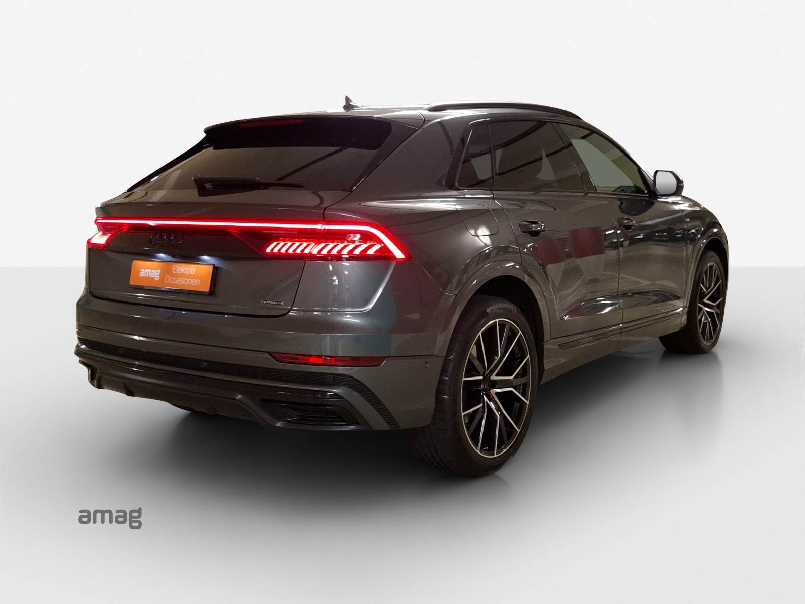 AUDI Q8 55 TFSI e Black Edition quattro PHEV tiptronic-image-4