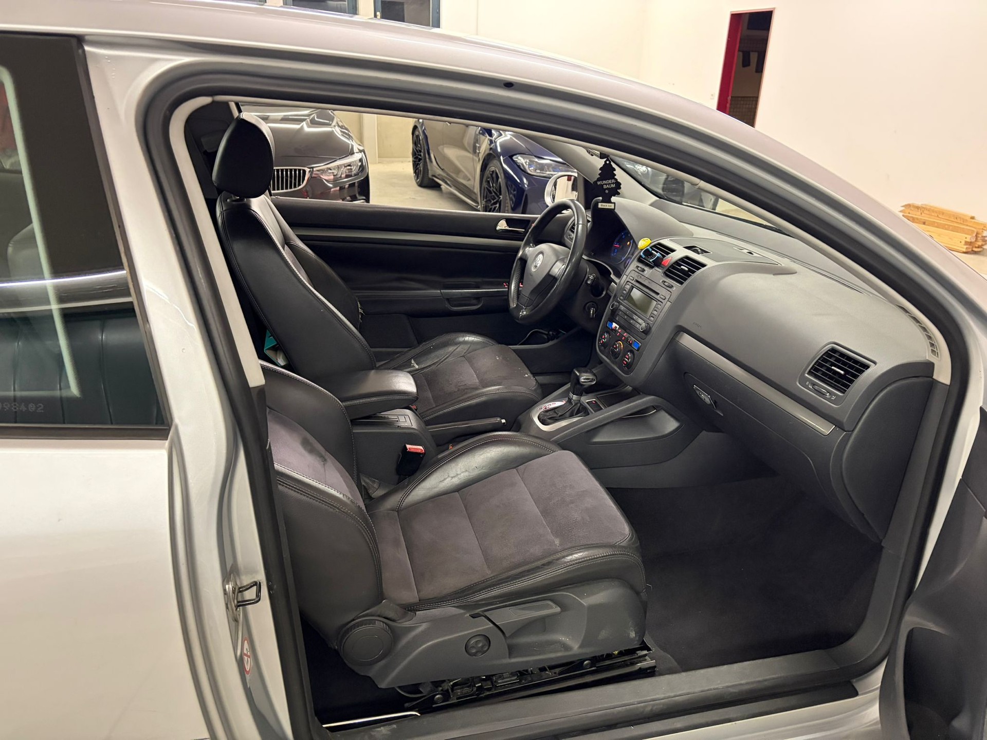 VW GOLF-image-4