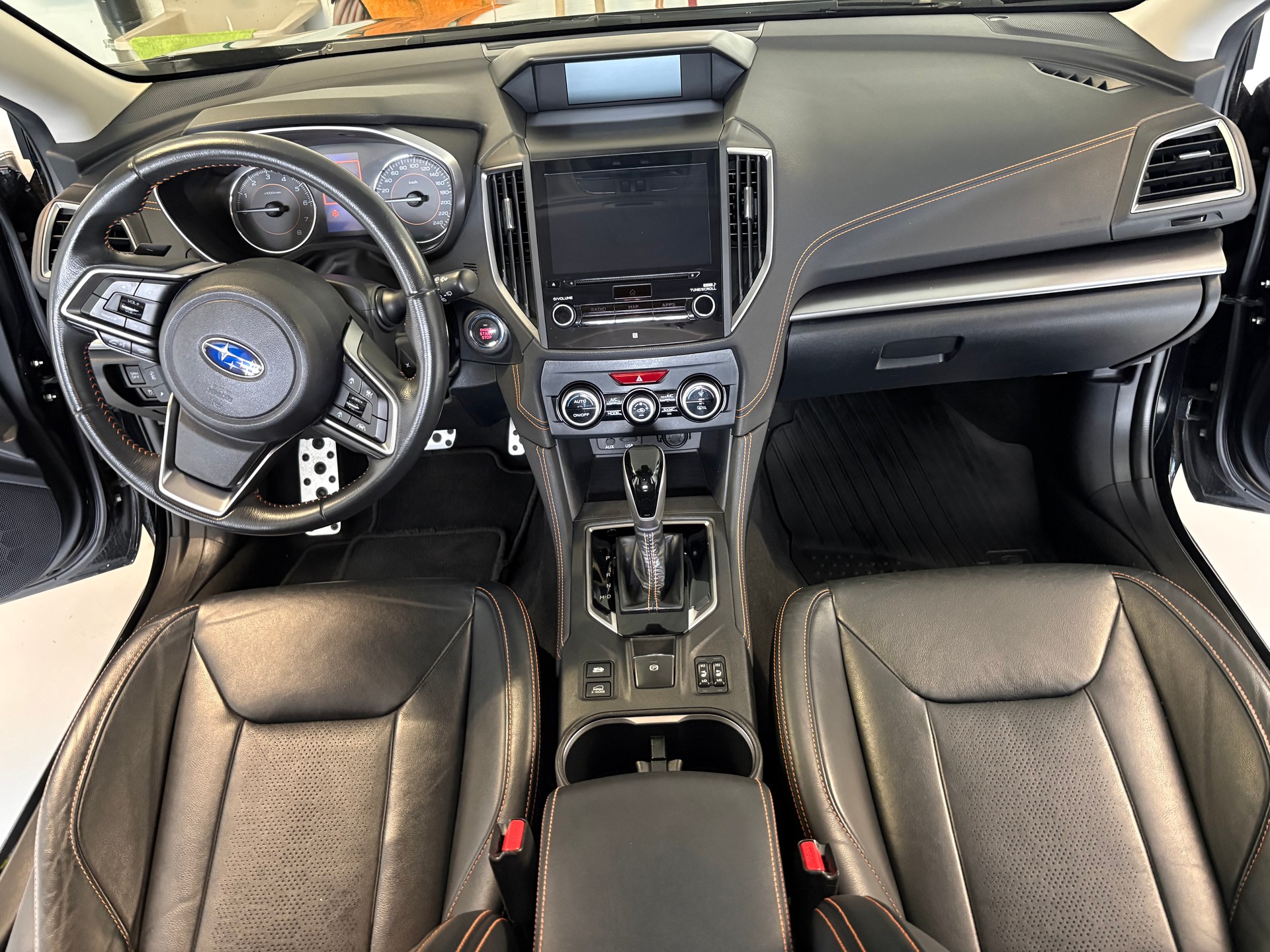 SUBARU 2.0i Luxury-image-4