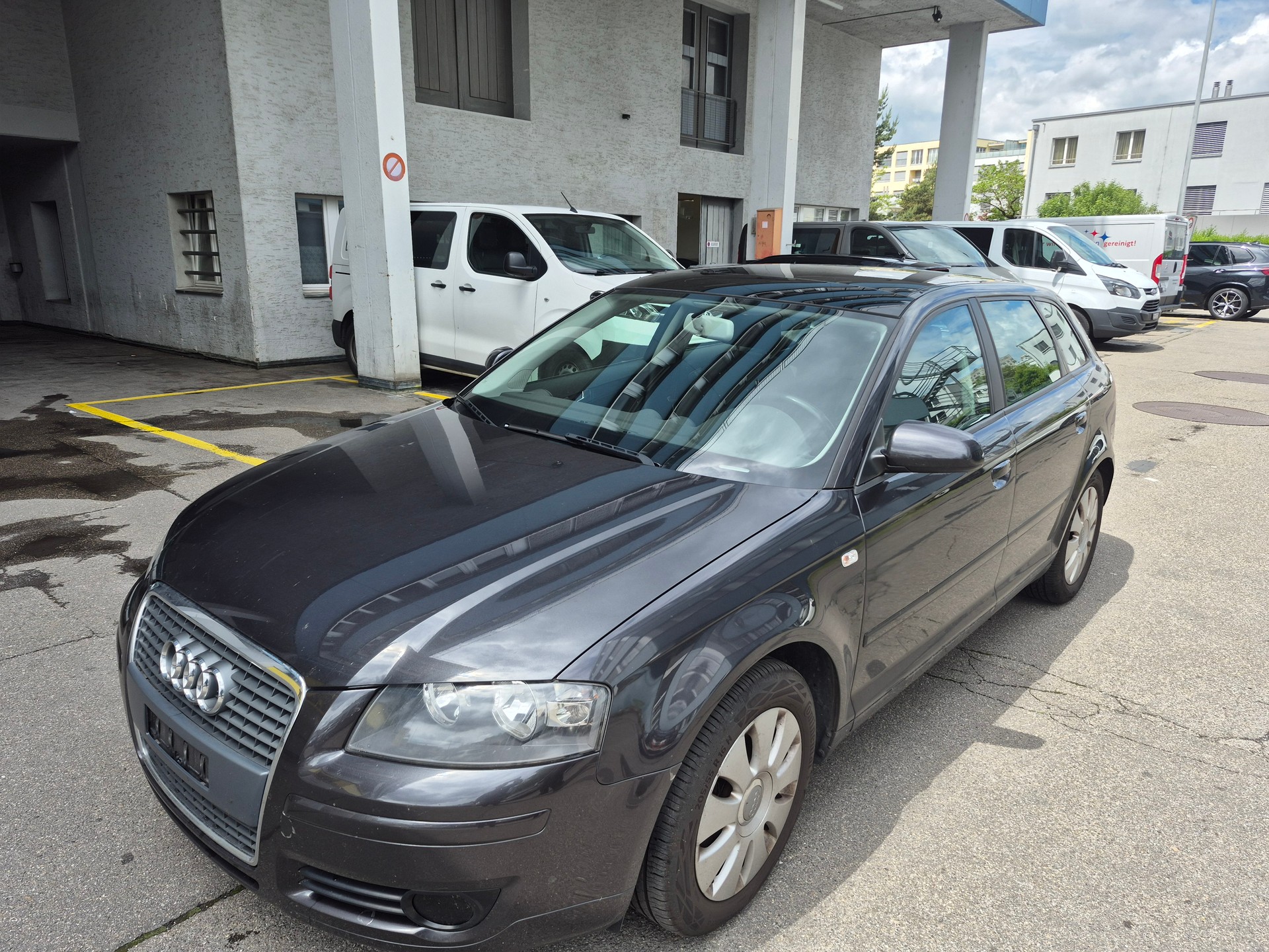 AUDI A3 Sportback 1.4 Turbo FSI Attraction-image-0