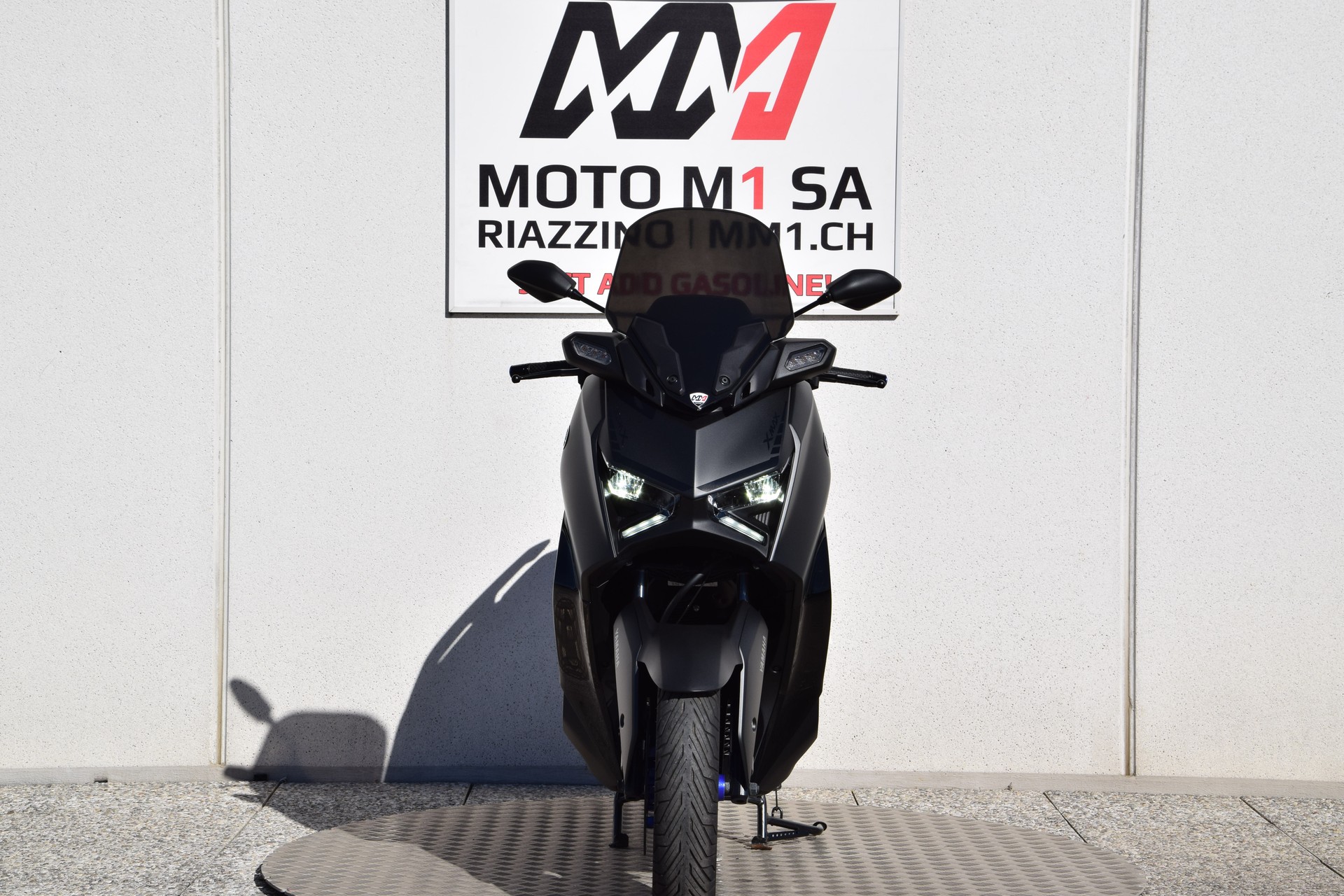 YAMAHA X-Max 300-showroom-element-2