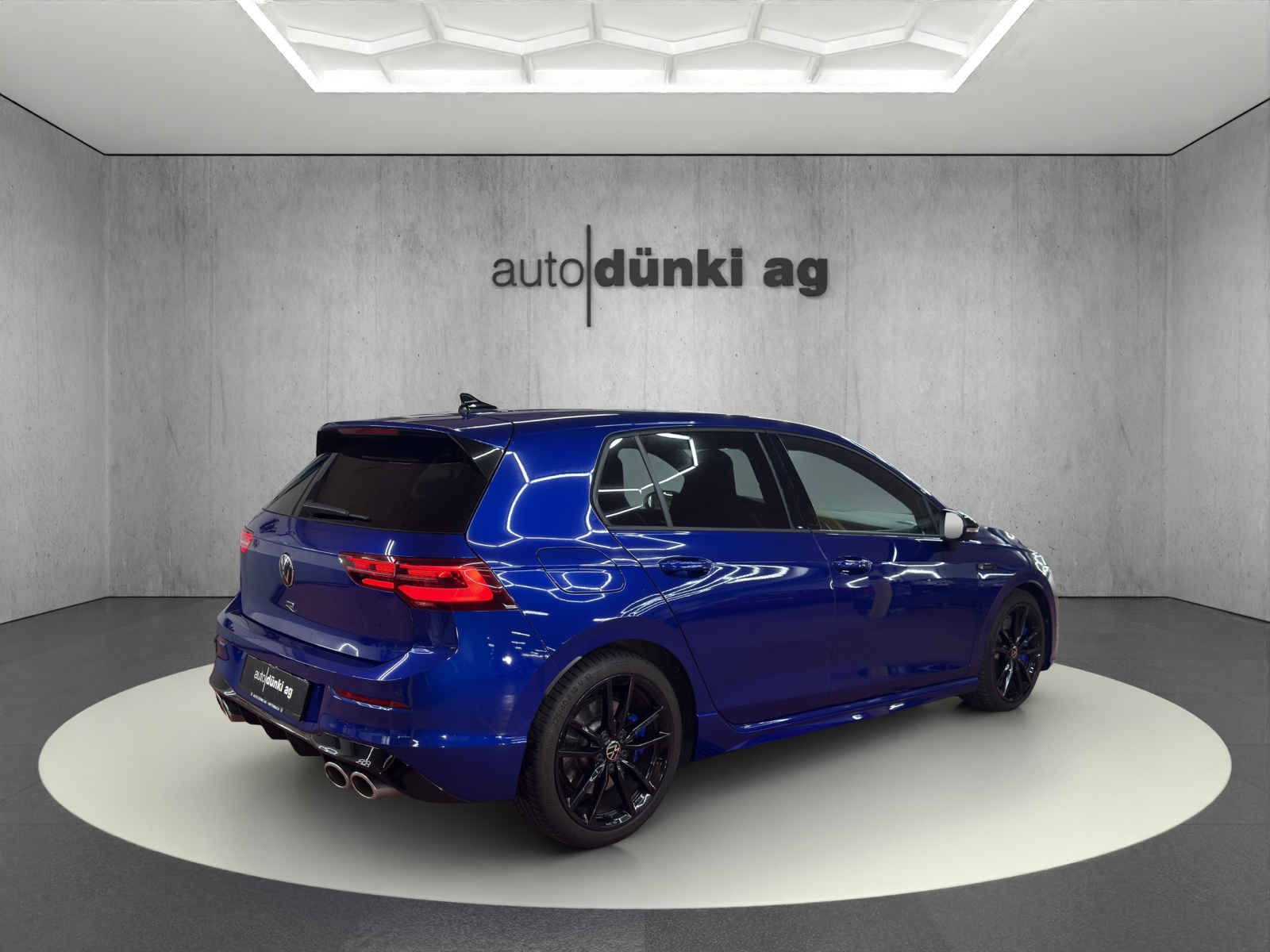 VW Golf 2.0 TSI R DSG 4Motion-showroom-element-3