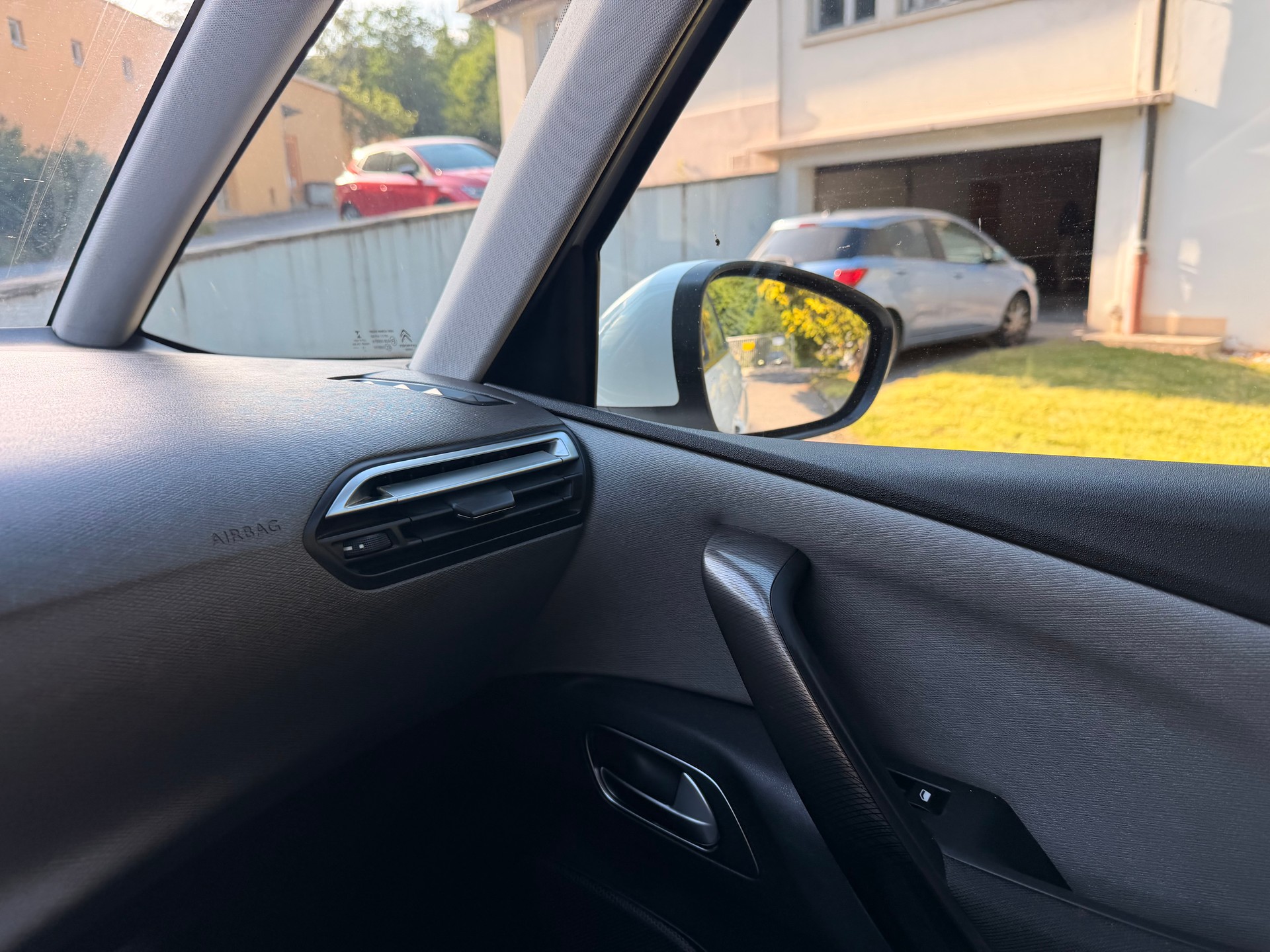 CITROEN Grand C4 Picasso 1.6 BlueHDi Intensive EAT6-image-25