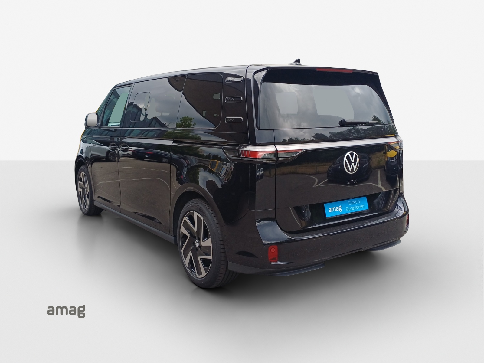VW ID.Buzz LWB GTX 4 Motion-image-2