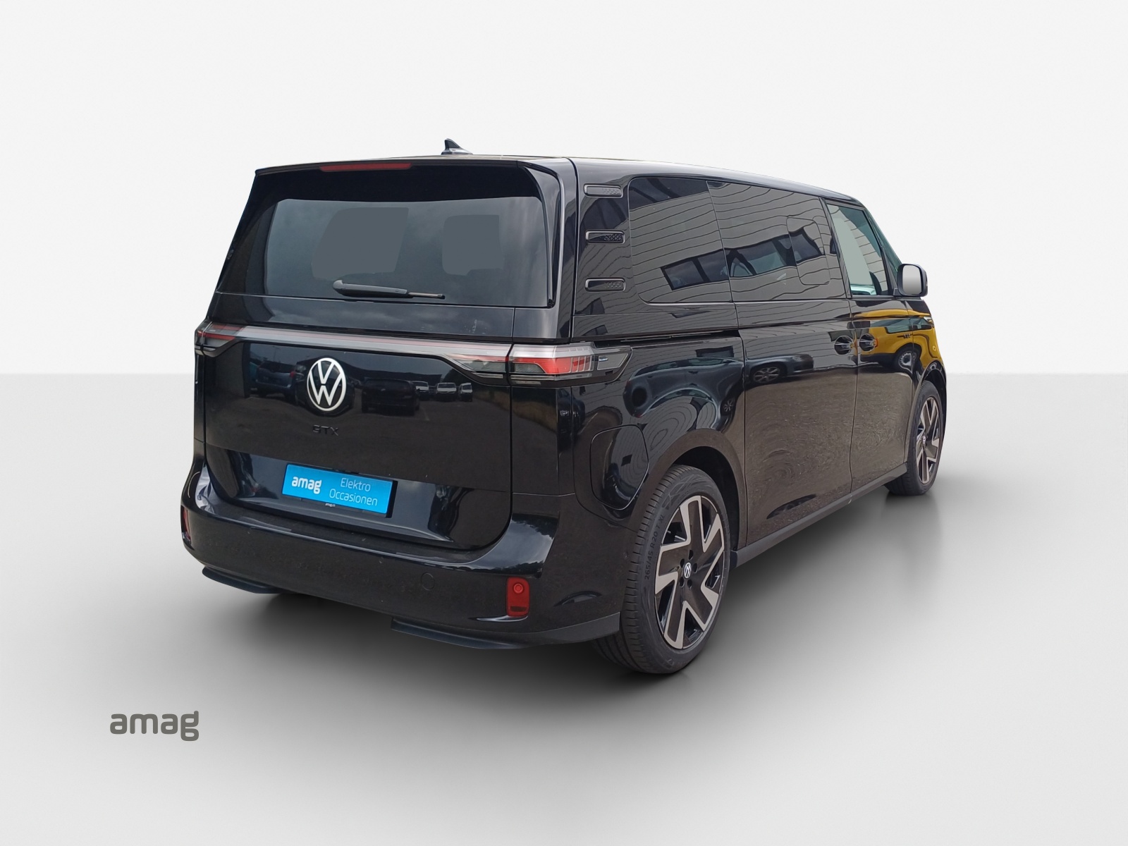VW ID.Buzz LWB GTX 4 Motion-image-5
