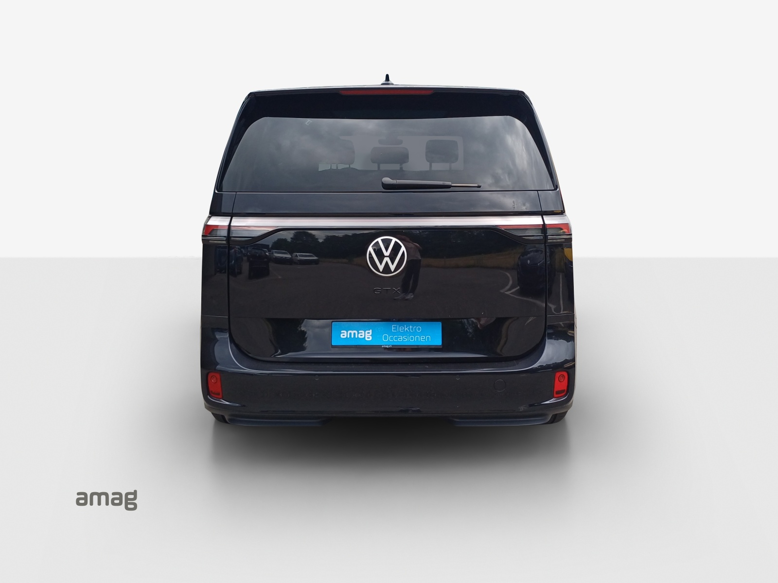 VW ID.Buzz LWB GTX 4 Motion-image-4