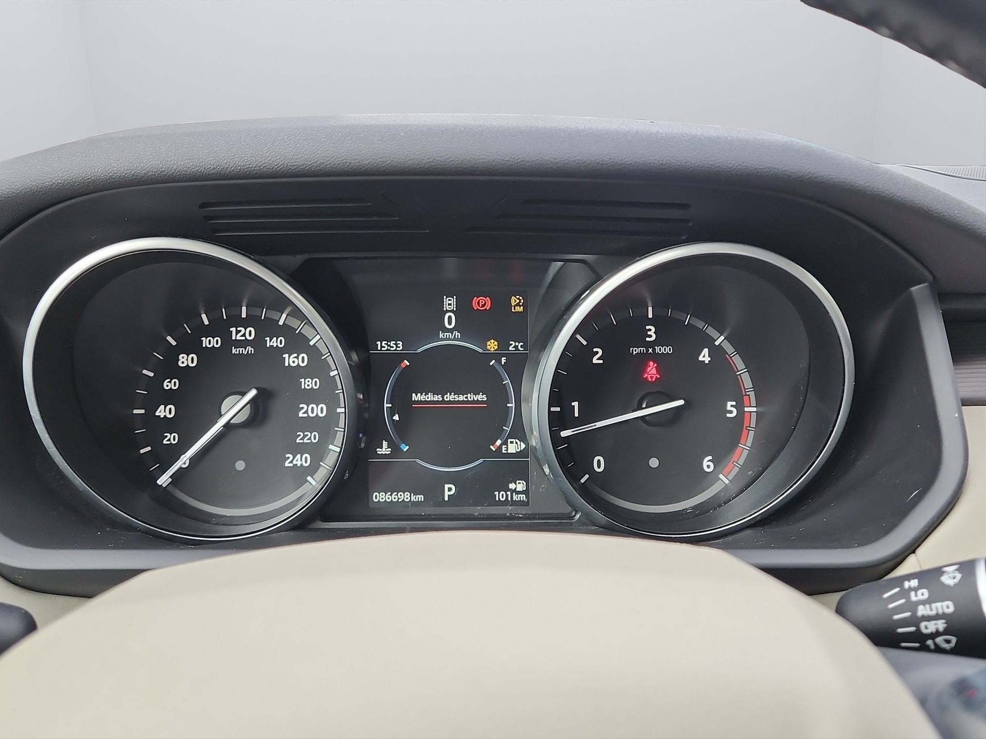 LAND ROVER Discovery 3.0 TD6 HSE Automatic-image-15