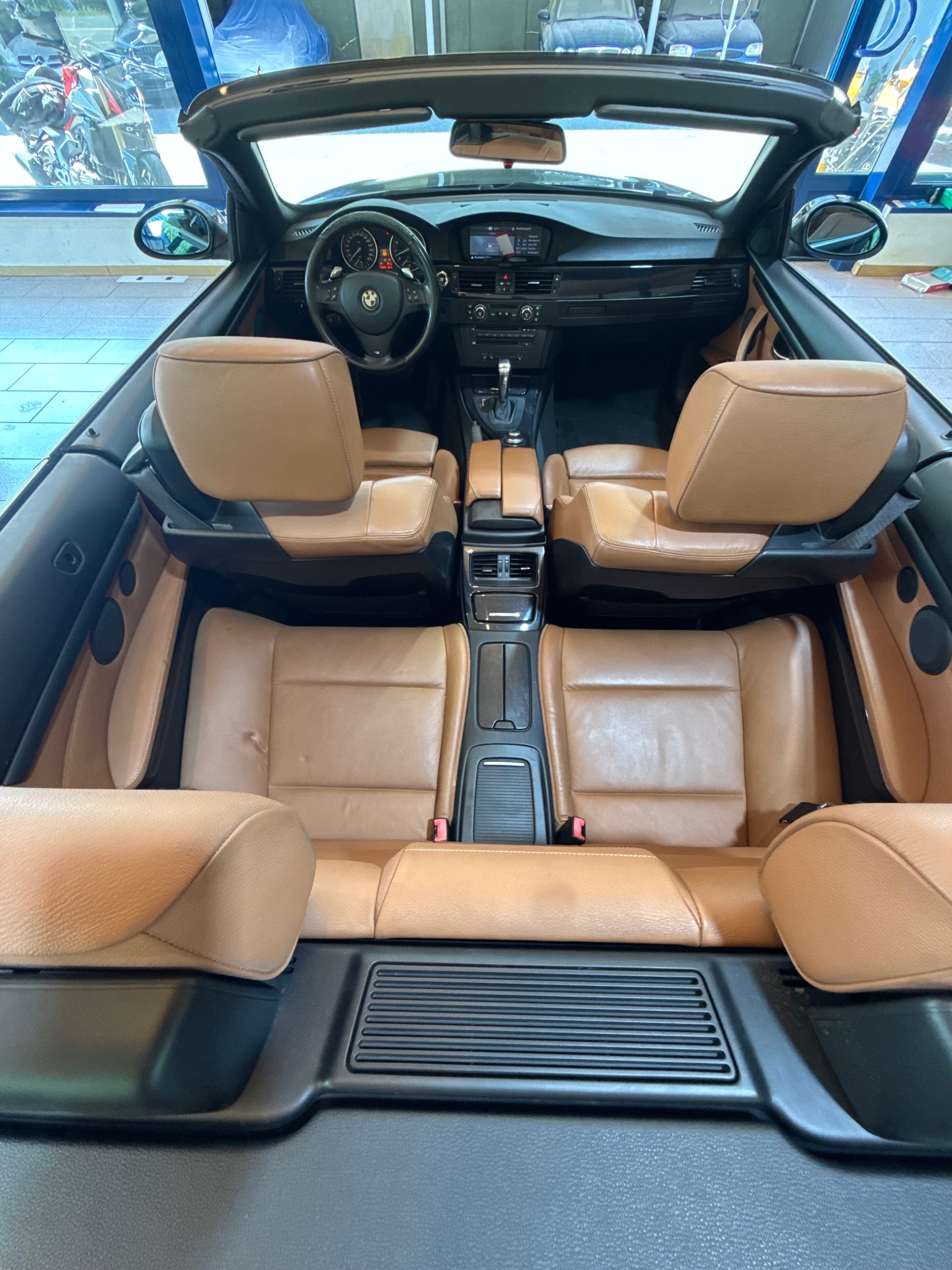 BMW 335i Cabriolet Steptronic-image-7