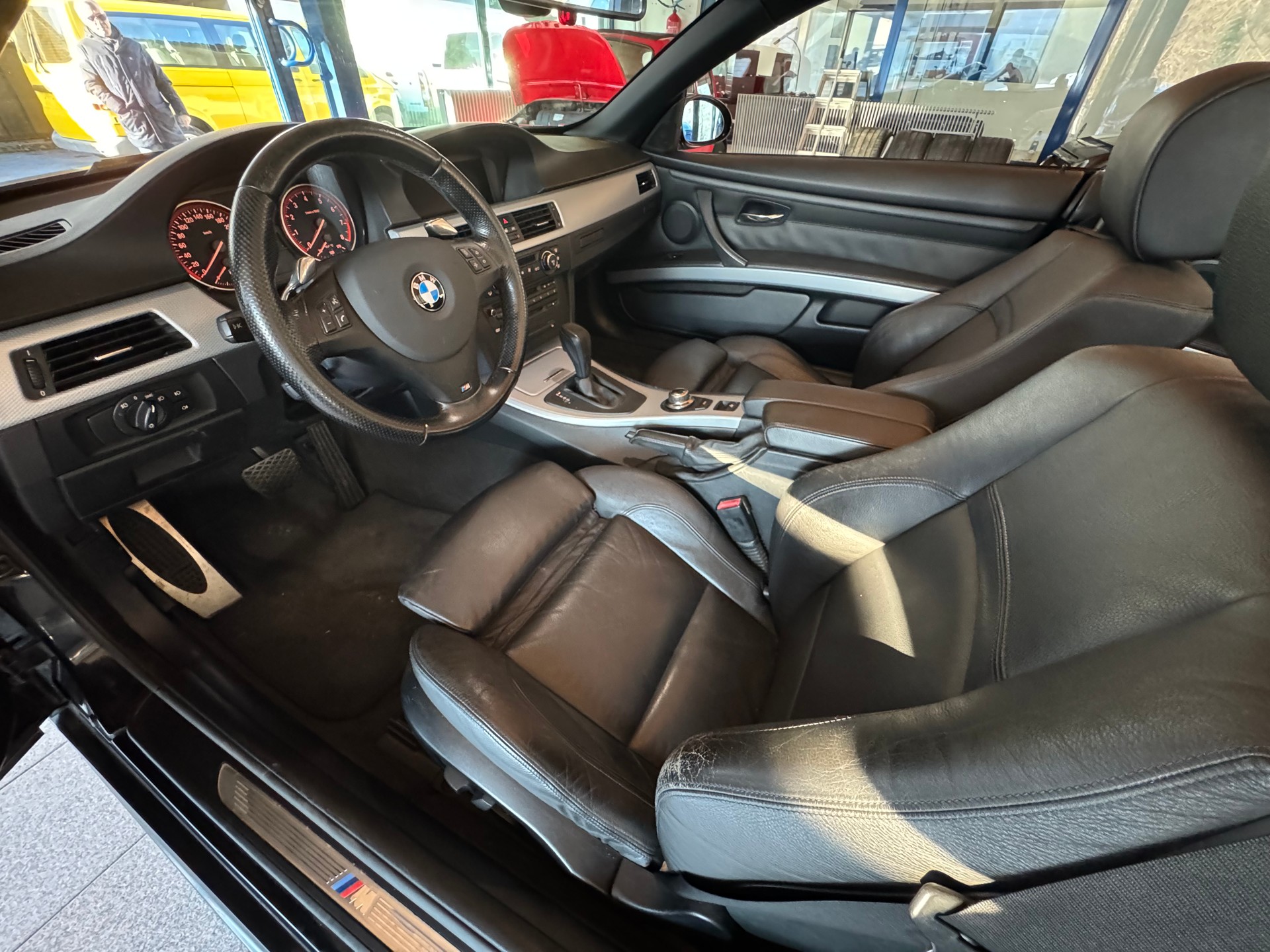 BMW 335i Cabriolet Steptronic-image-3
