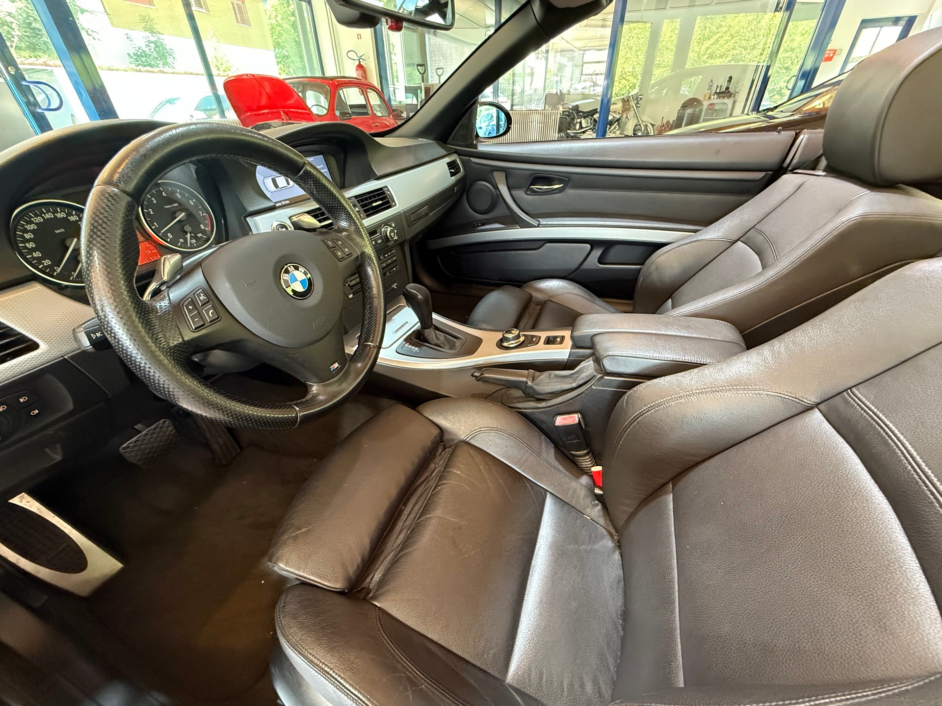 BMW 335i Cabriolet Steptronic-image-3