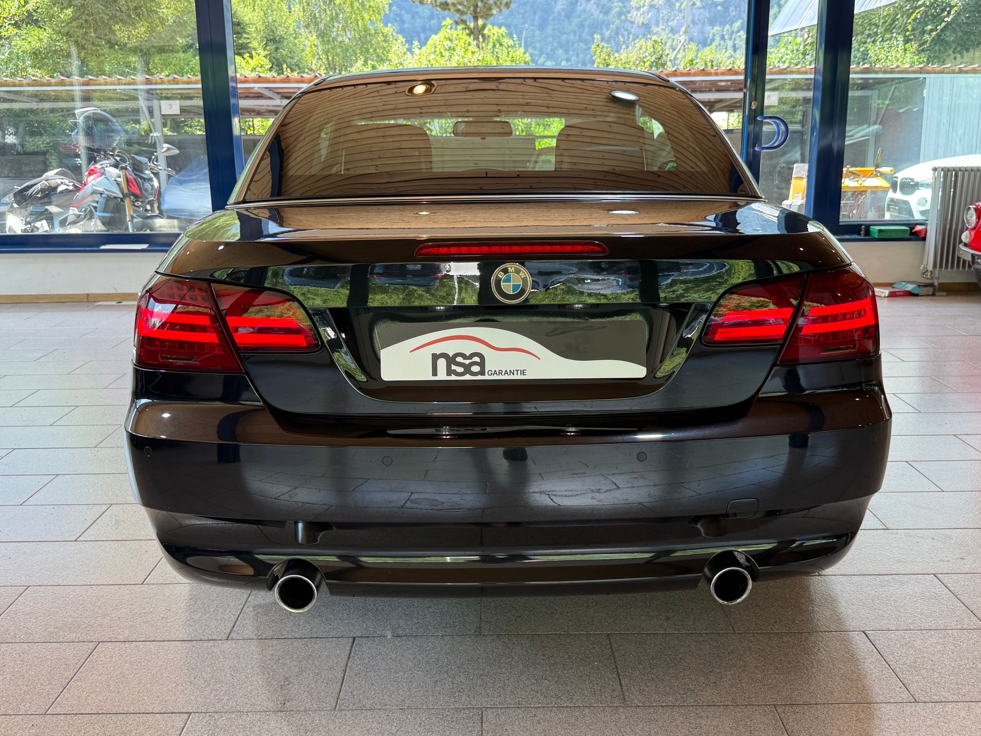BMW 335i Cabriolet Steptronic-image-9