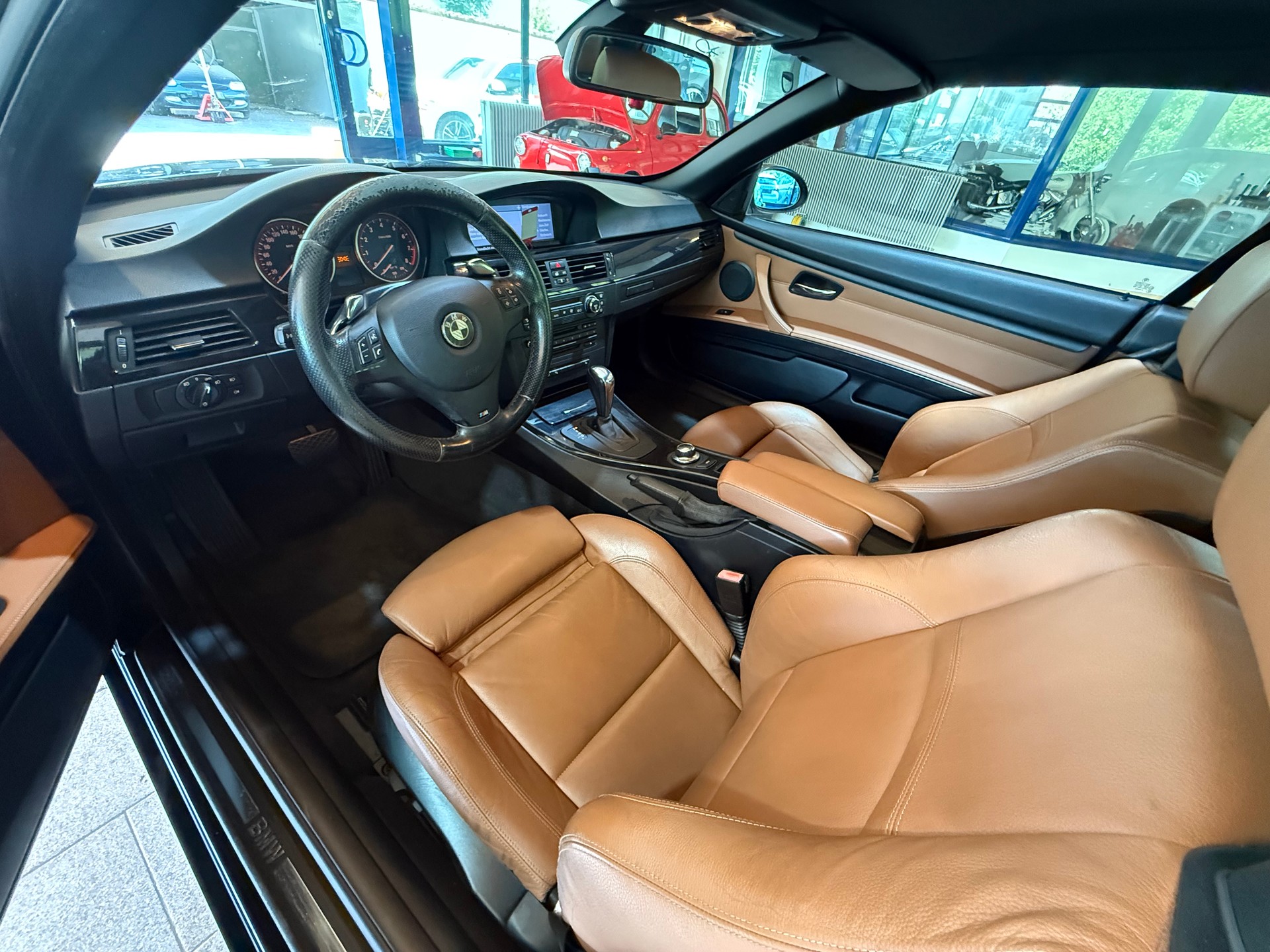 BMW 335i Cabriolet Steptronic-image-2