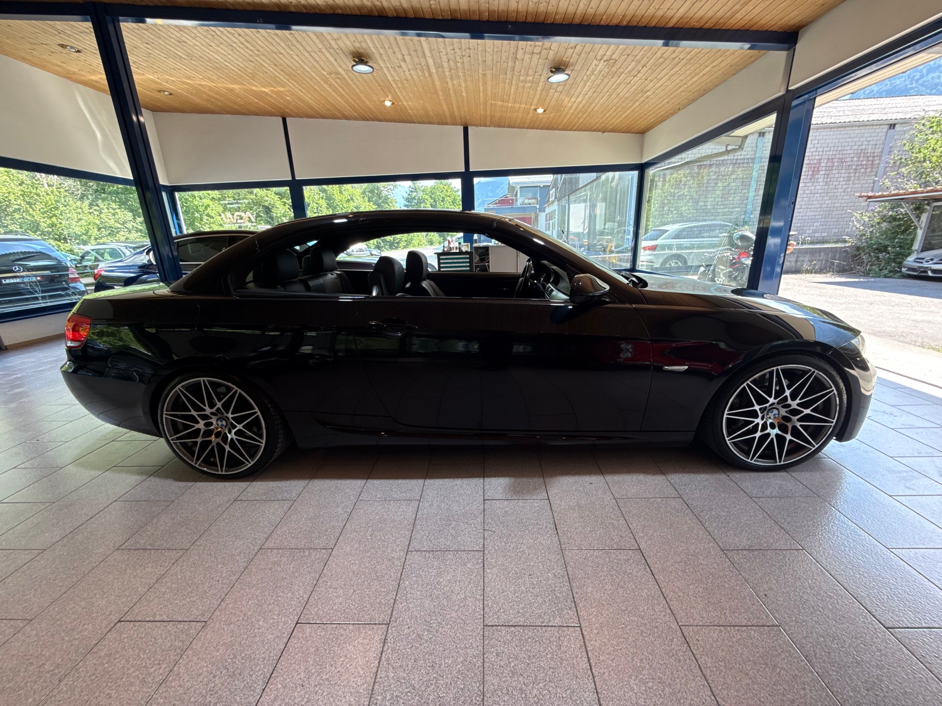 BMW 335i Cabriolet Steptronic-image-10