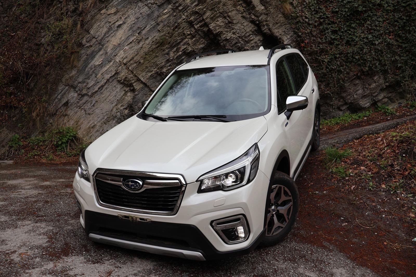 SUBARU Forester 2.0i e-Boxer Swiss Plus Lineartronic-image-4