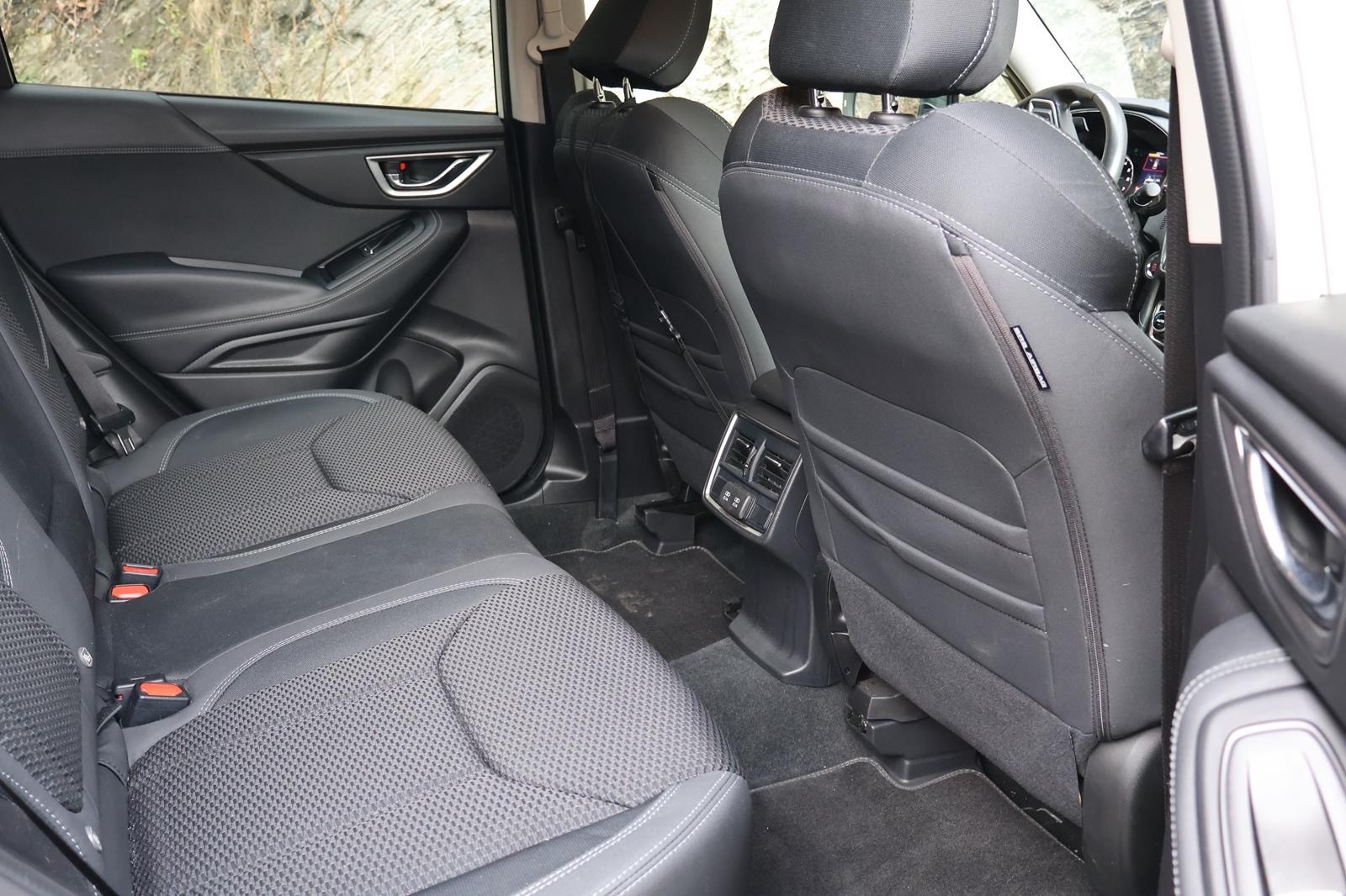 SUBARU Forester 2.0i e-Boxer Swiss Plus Lineartronic-image-6