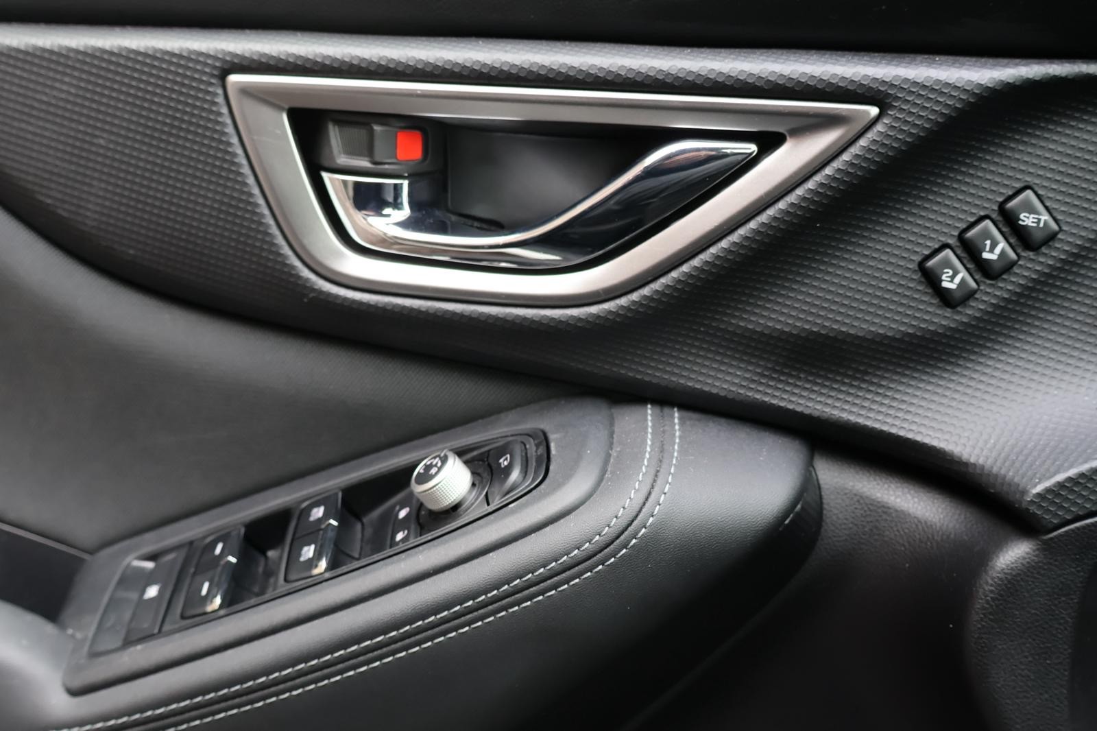 SUBARU Forester 2.0i e-Boxer Swiss Plus Lineartronic-image-9