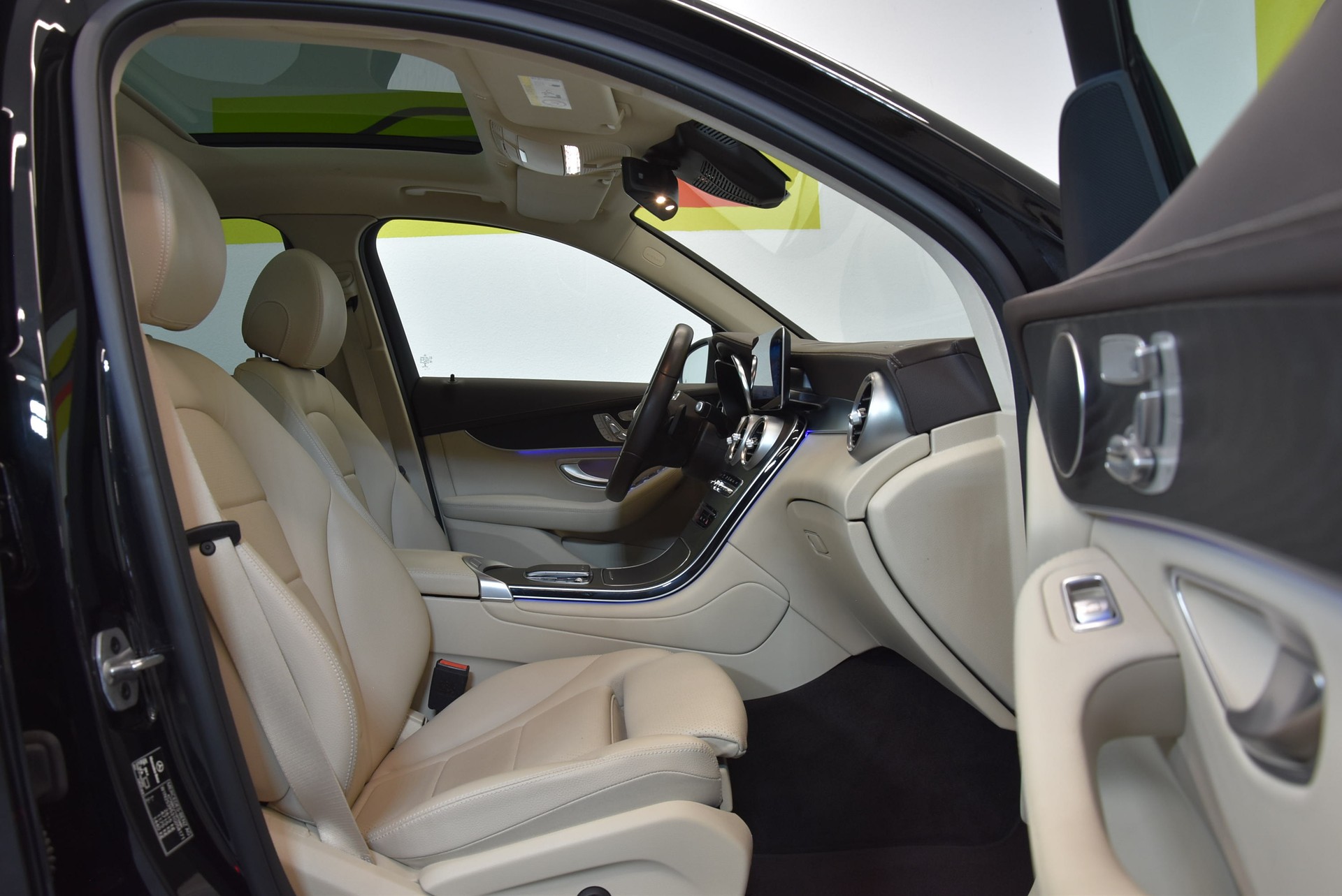 MERCEDES-BENZ GLC 300 e 4Matic 9G-Tronic-image-2