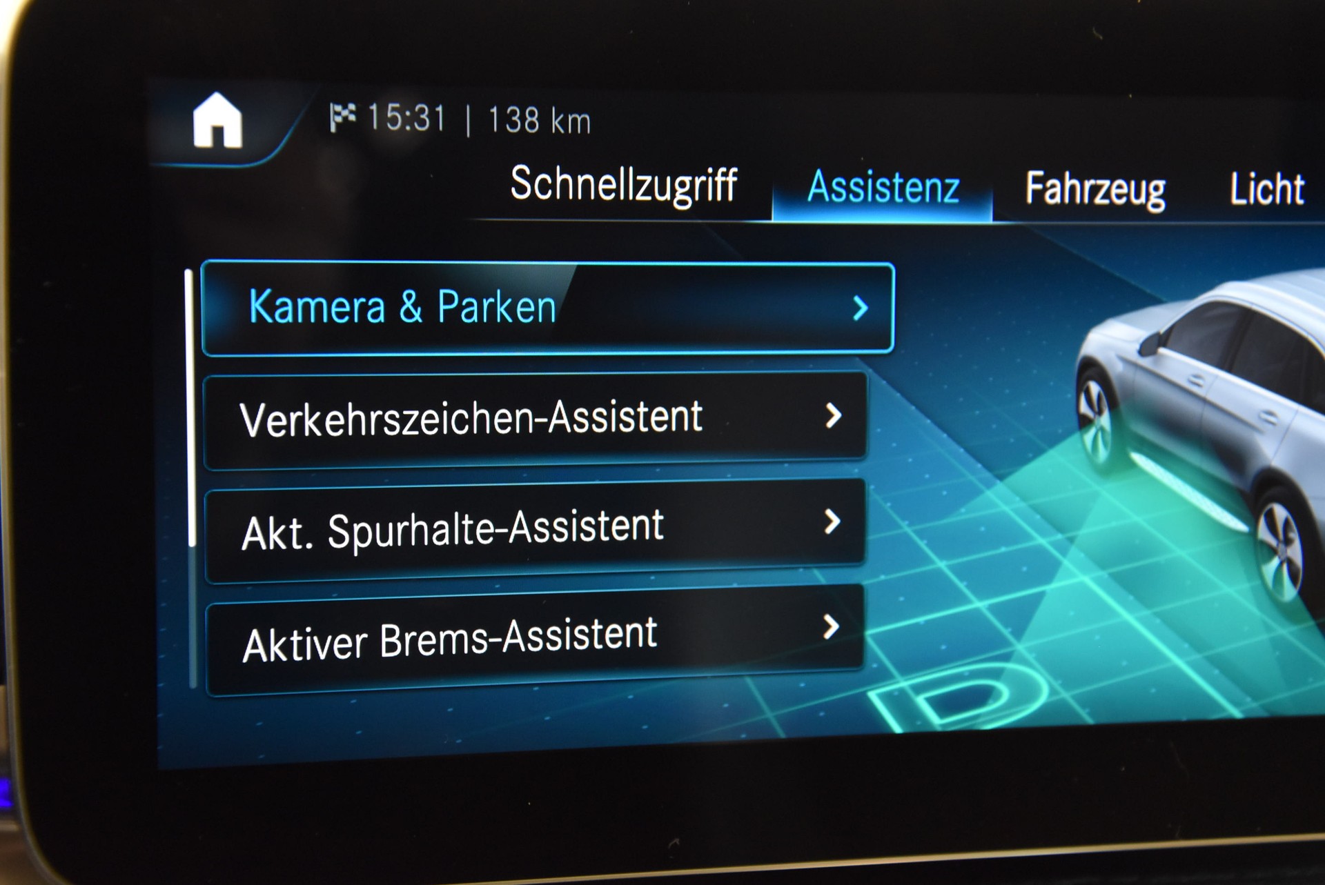 MERCEDES-BENZ GLC 300 e 4Matic 9G-Tronic-image-10