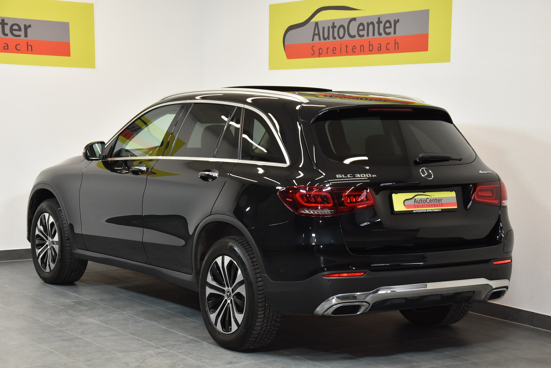 MERCEDES-BENZ GLC 300 e 4Matic 9G-Tronic-image-15