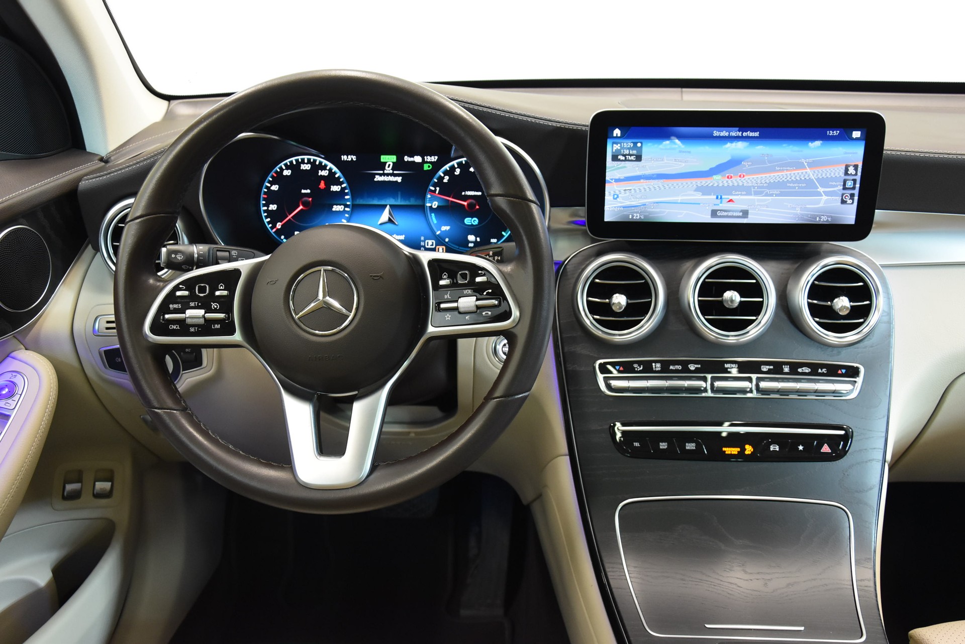 MERCEDES-BENZ GLC 300 e 4Matic 9G-Tronic-image-4