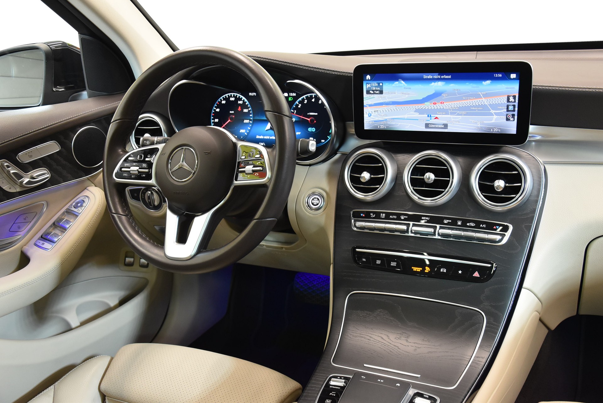 MERCEDES-BENZ GLC 300 e 4Matic 9G-Tronic-image-3