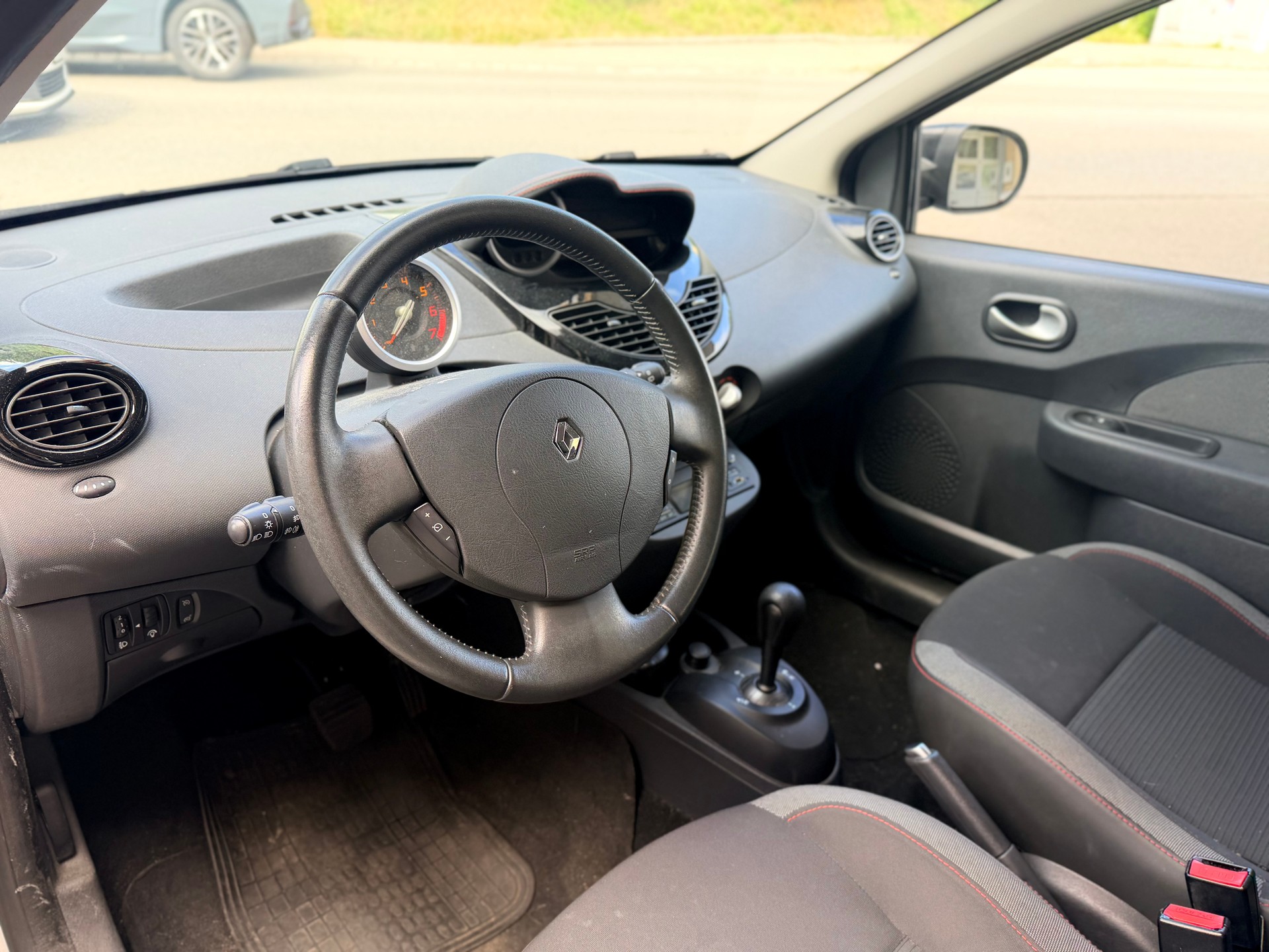 RENAULT Twingo 1.2 16V Dynamique Quickshift-image-4