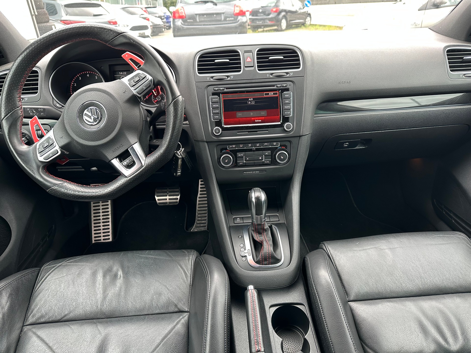 VW Golf 2.0 TSI GTI Adidas DSG-image-4