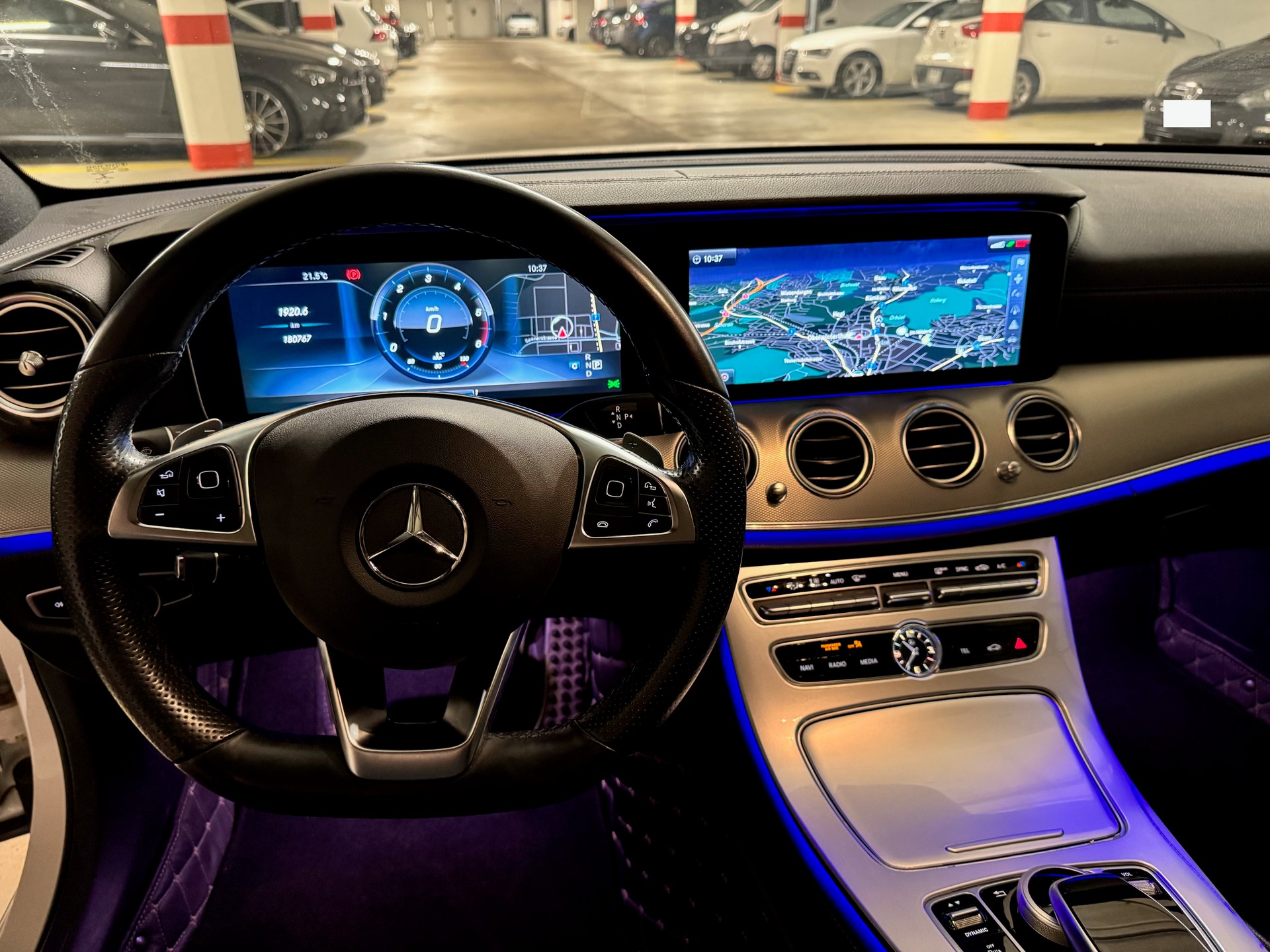 MERCEDES-BENZ E 220 d AMG Line-image-4