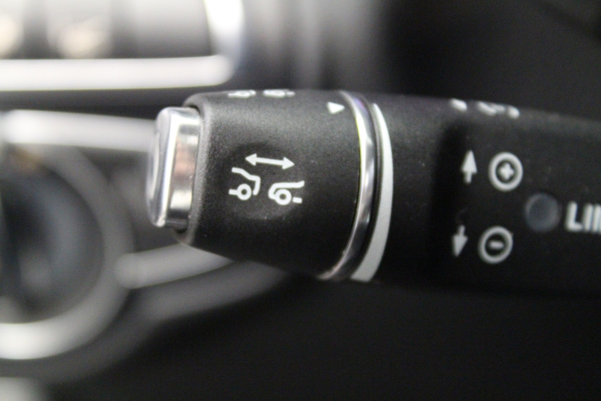 MERCEDES-BENZ GLC 43 AMG 4Matic 9G-Tronic-image-10