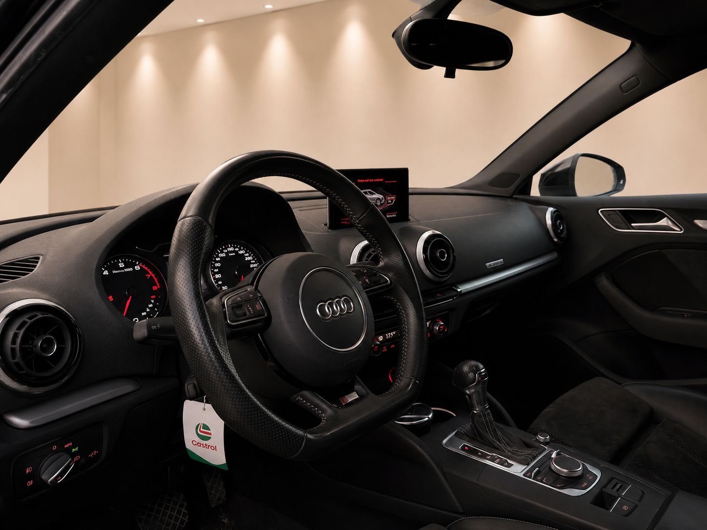 AUDI A3 Sportback 1.8 TFSI Ambition quattro S-tronic-image-9