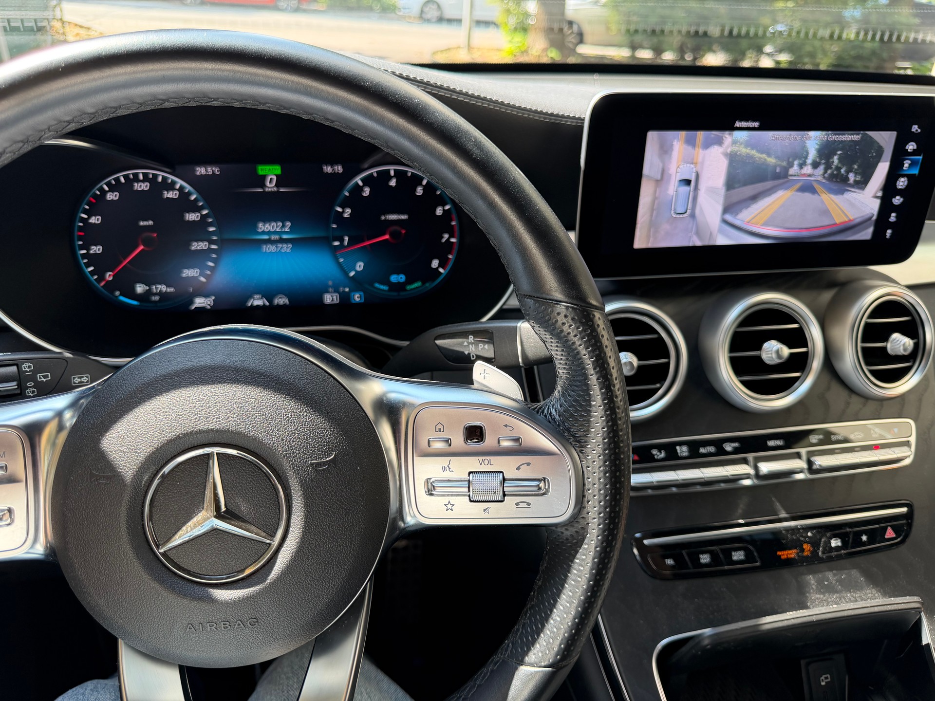 MERCEDES-BENZ GLC 300 AMG Line 4m-image-2