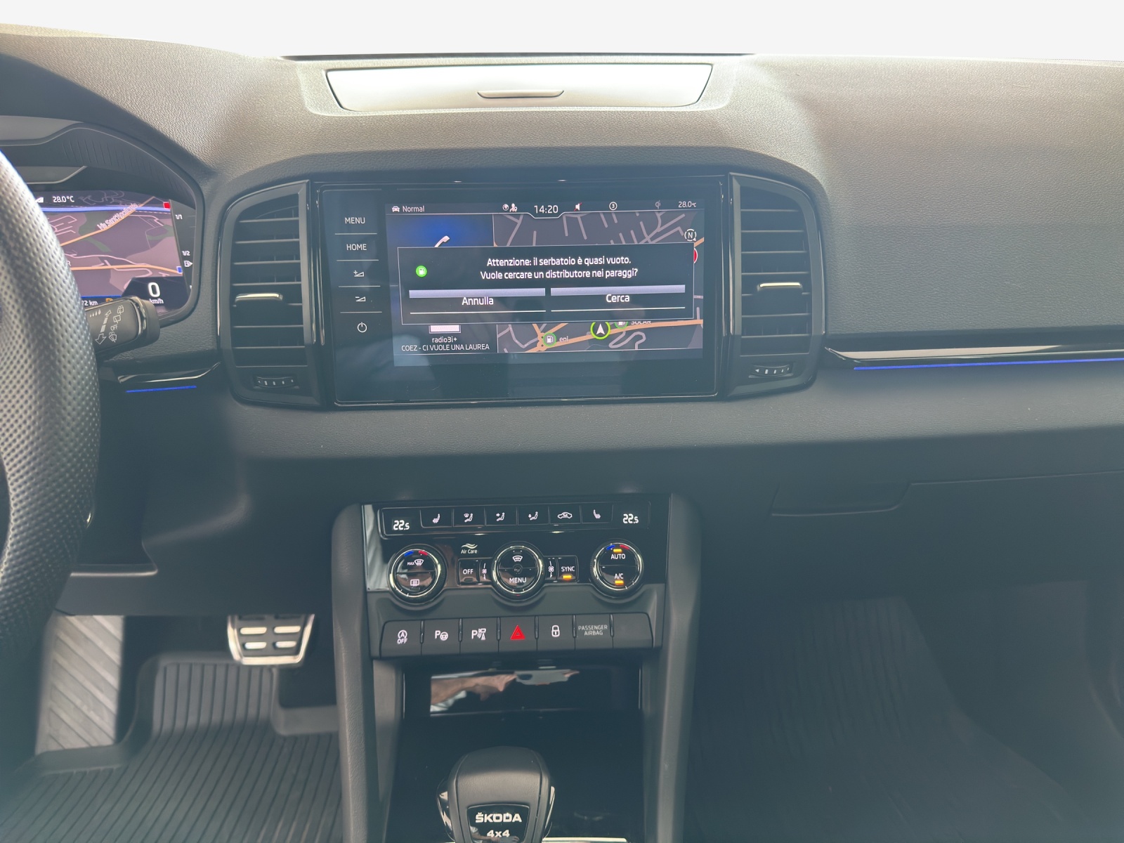 SKODA Karoq 2.0 TSI SportLine 4x4 DSG-image-10