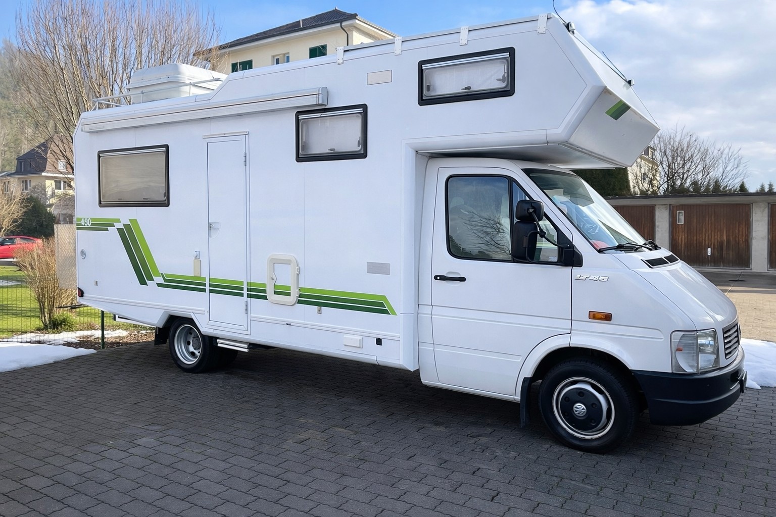 VW 46-image-0
