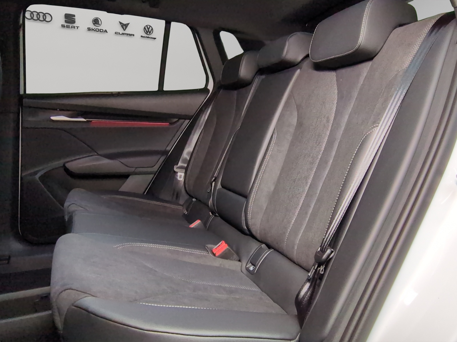 SKODA Elroq 85x Sportline 4x4-image-8