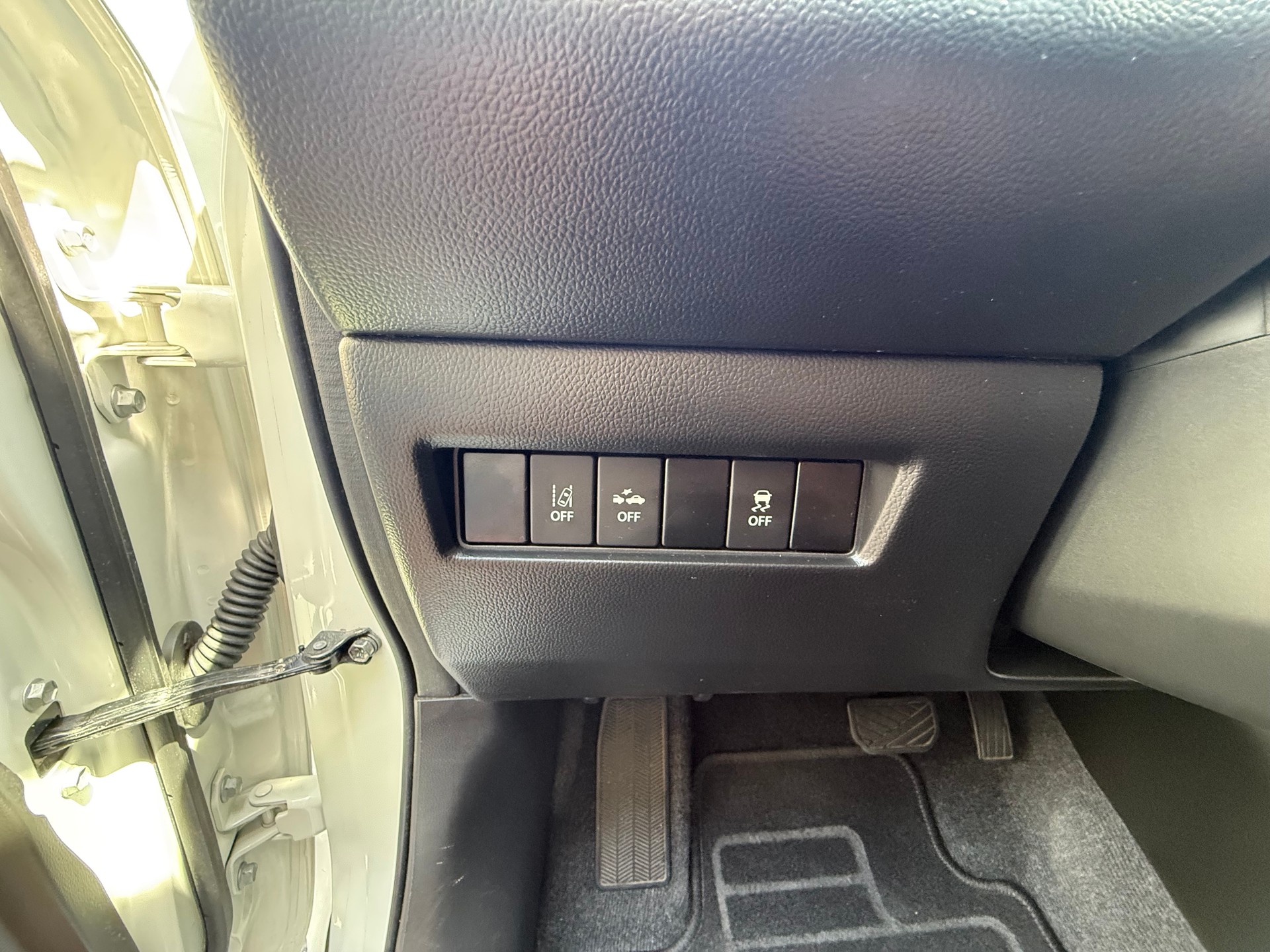 SUZUKI Swift 1.0 12V Compact Top Automatic-image-15