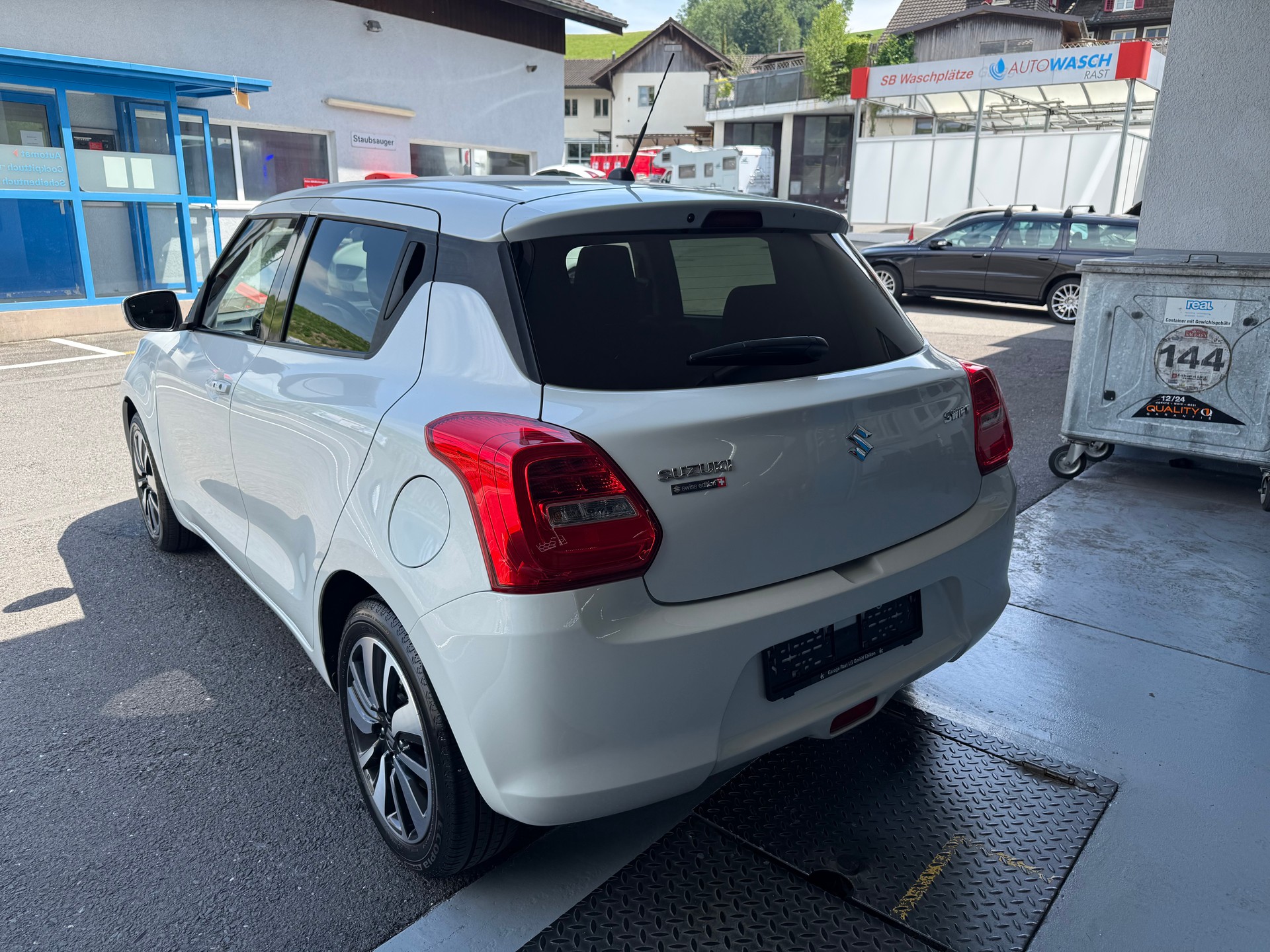 SUZUKI Swift 1.0 12V Compact Top Automatic-image-4
