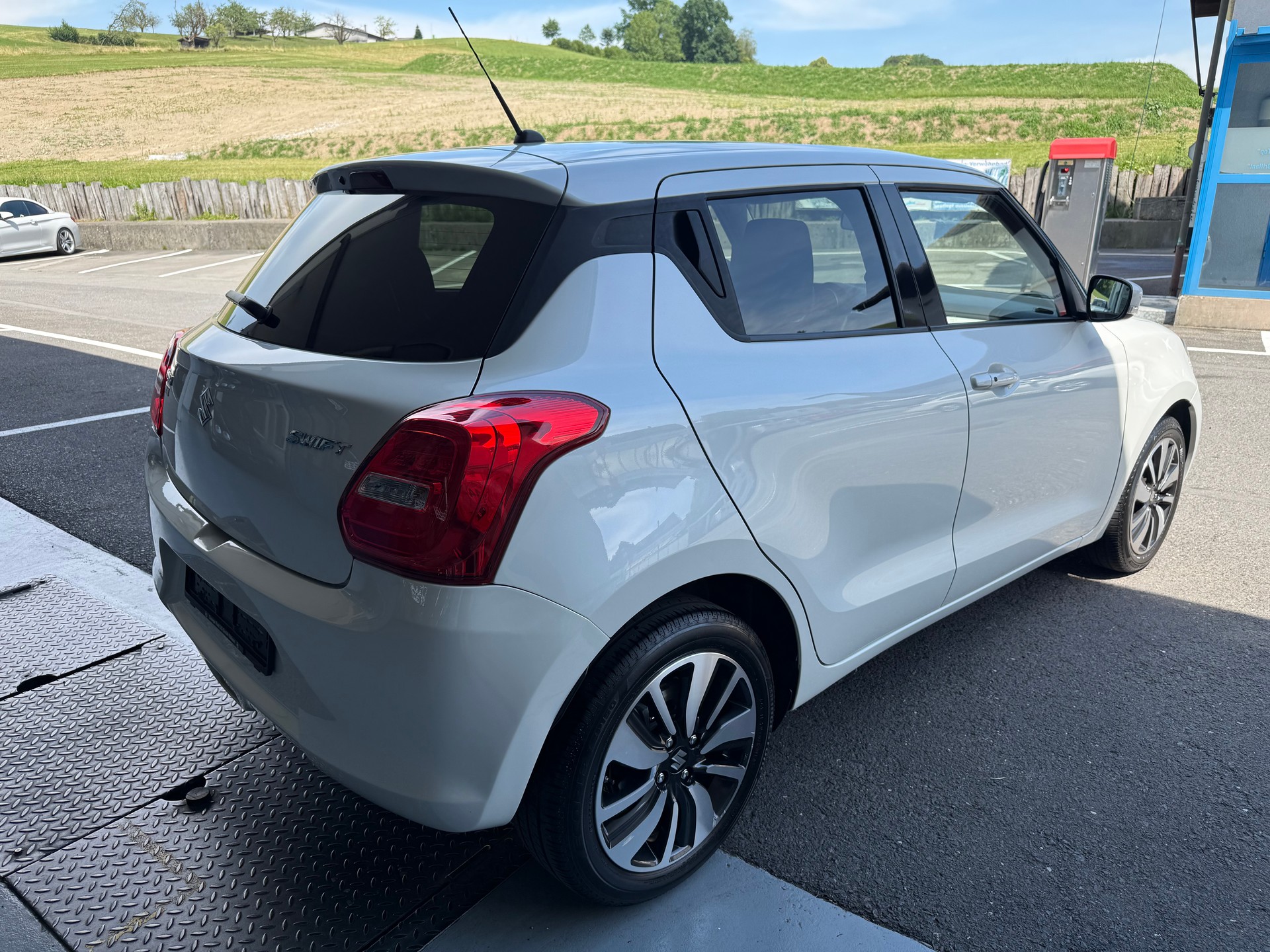 SUZUKI Swift 1.0 12V Compact Top Automatic-image-5