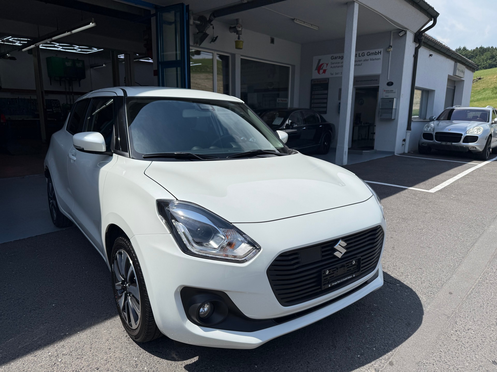 SUZUKI Swift 1.0 12V Compact Top Automatic-image-0