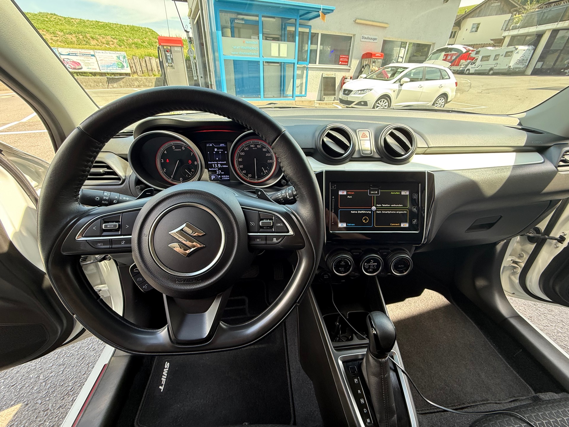 SUZUKI Swift 1.0 12V Compact Top Automatic-image-9