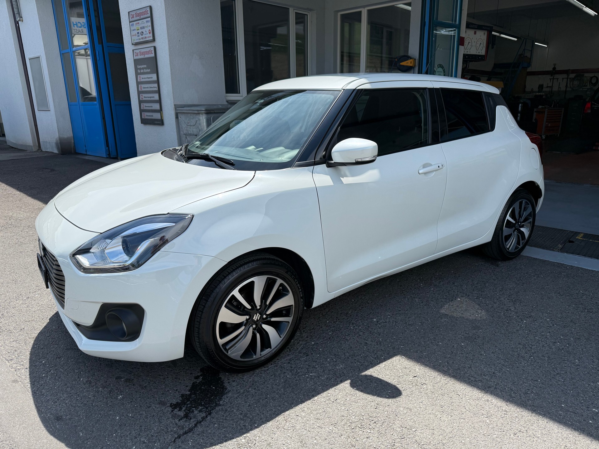 SUZUKI Swift 1.0 12V Compact Top Automatic-image-2