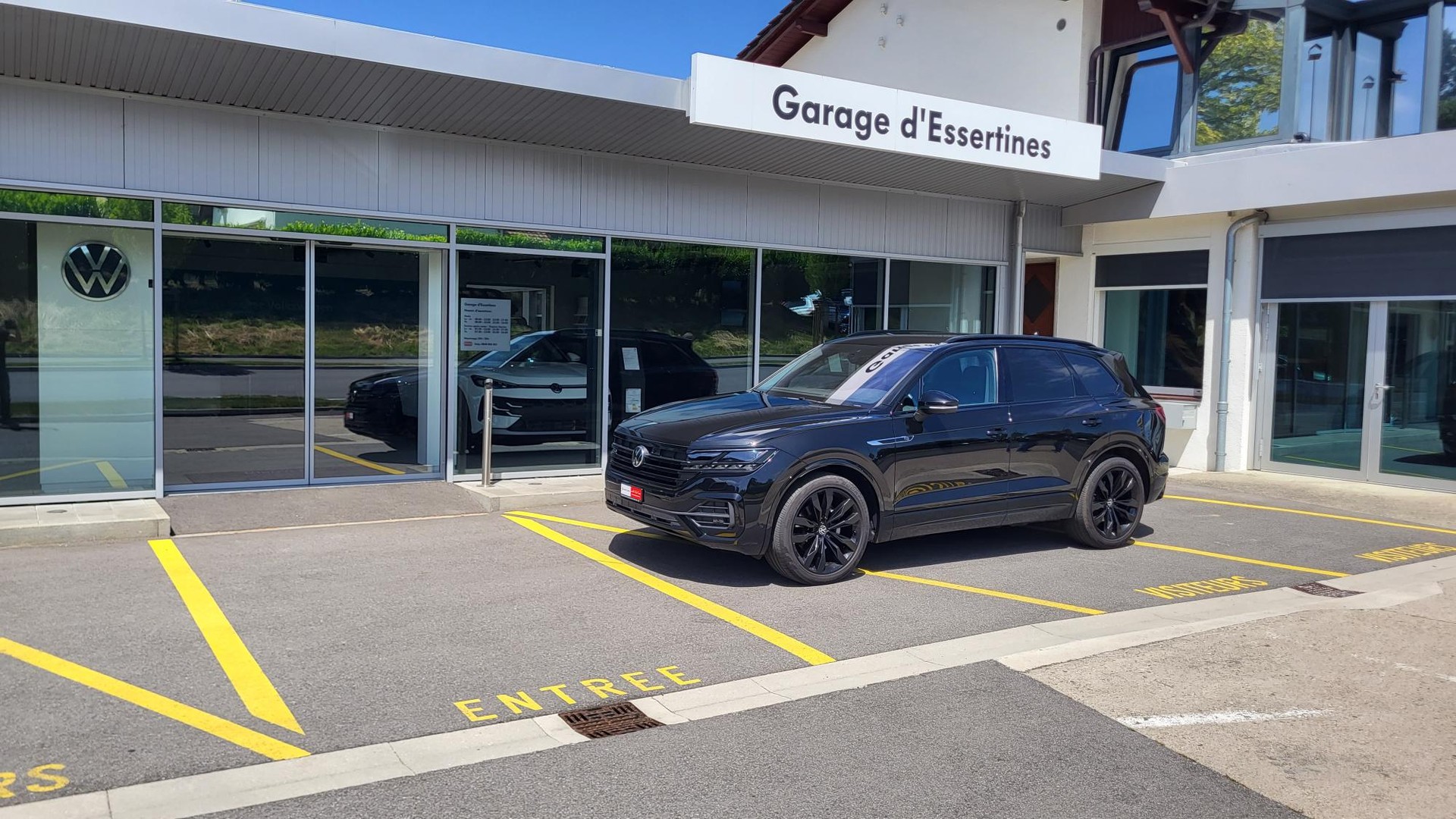 VW Touareg 3.0 TDI R Line Tiptronic-image-0