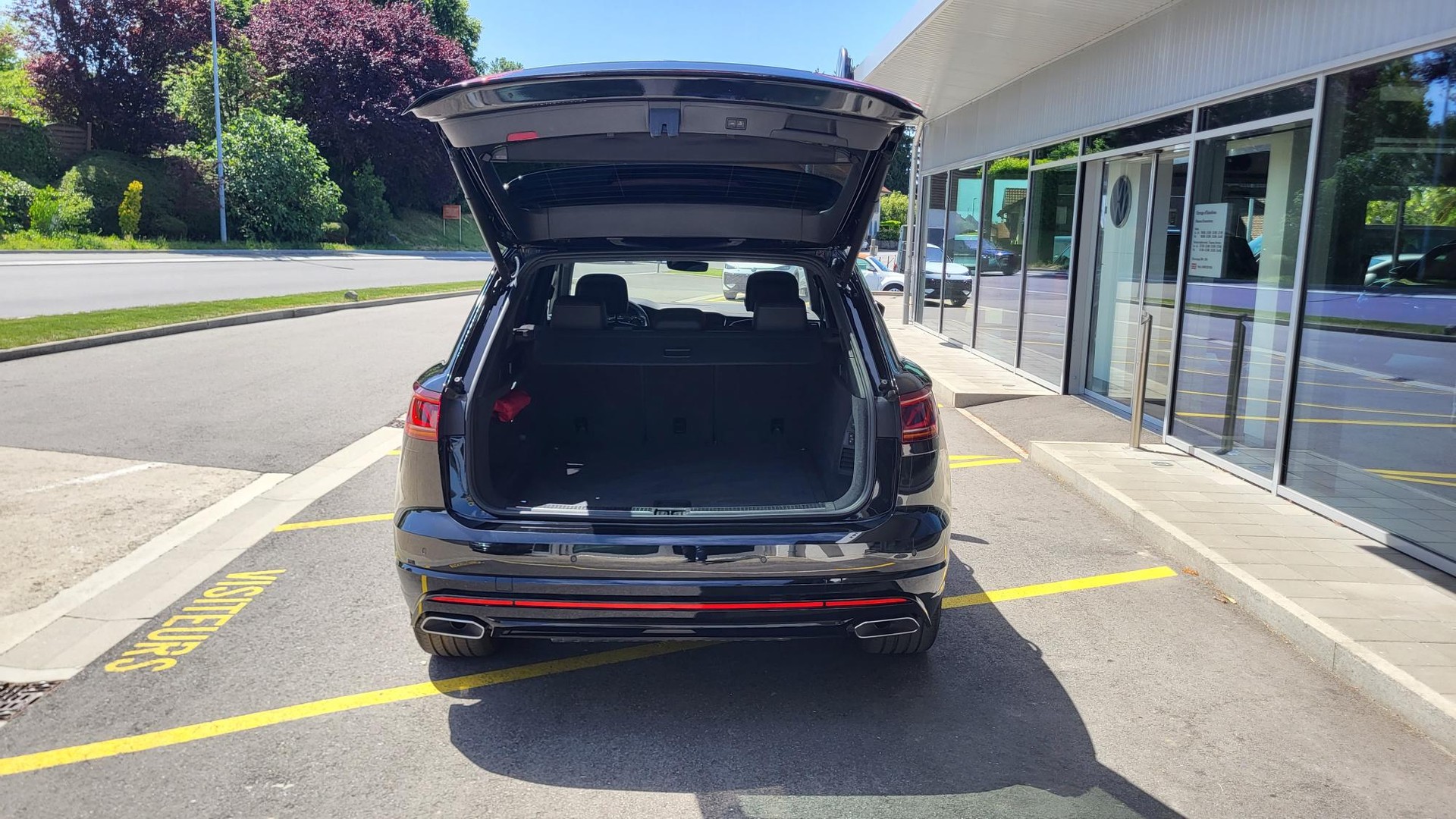 VW Touareg 3.0 TDI R Line Tiptronic-image-5