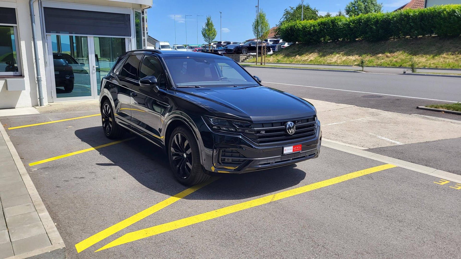 VW Touareg 3.0 TDI R Line Tiptronic-image-2