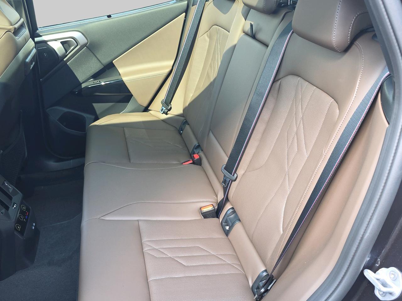 BMW X3 M50i-image-15