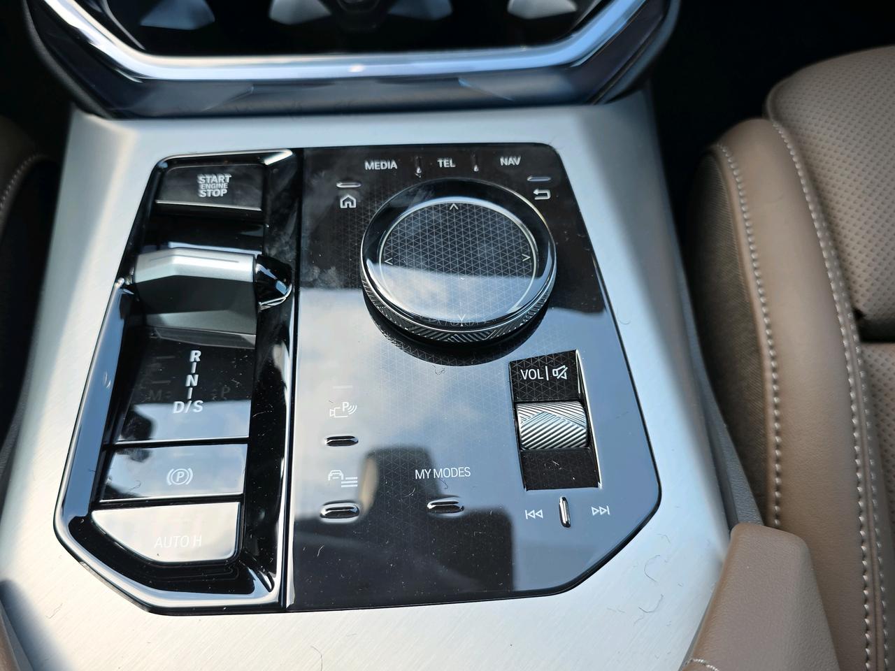 BMW X3 M50i-image-8